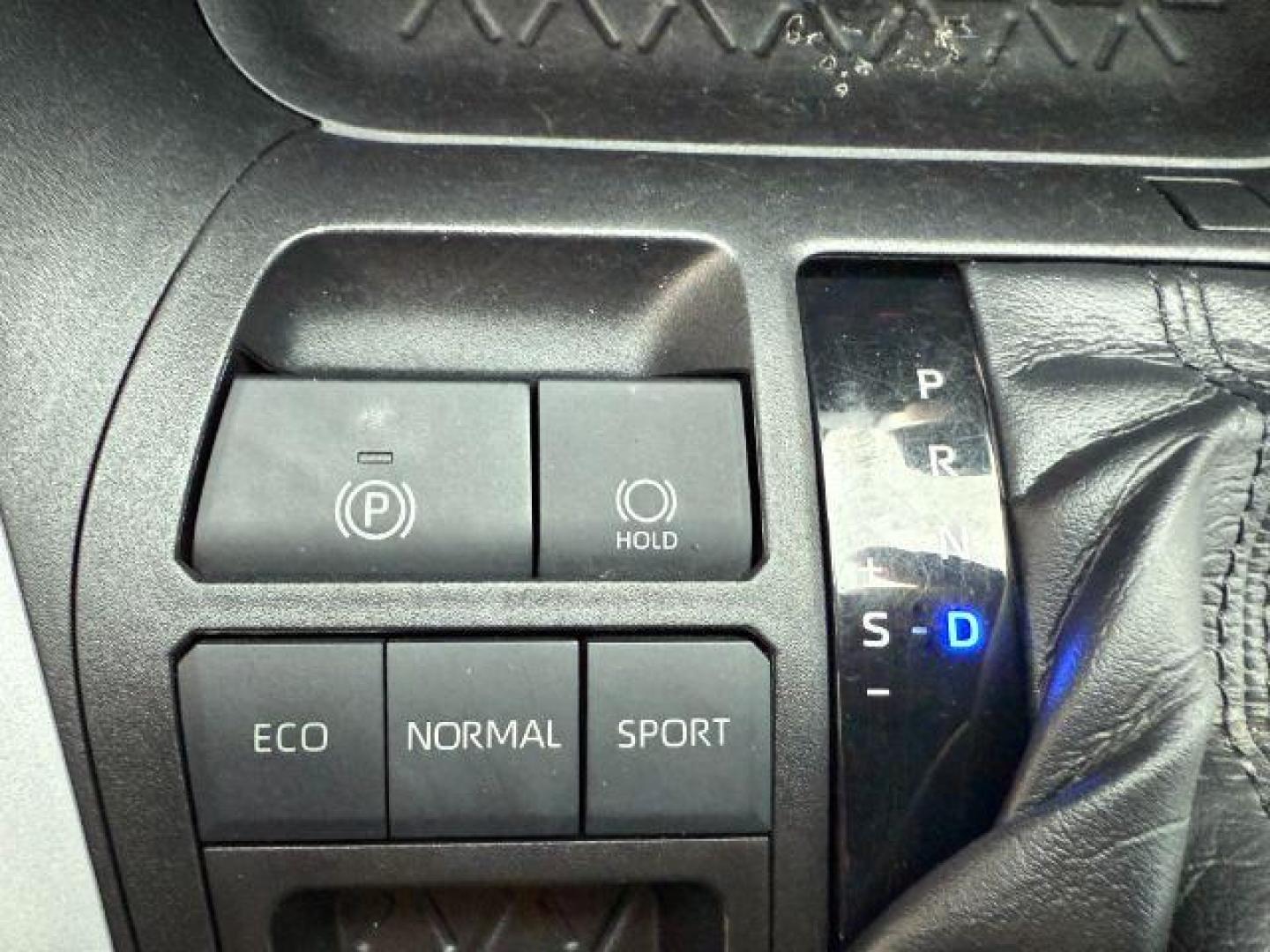 2019 BLUE /Black Toyota RAV4 XLE (2T3W1RFV0KW) with an Dynamic Force 2.5L I-4 port/direct injection engine, AUTOMATIC transmission, located at 1235 N Woodruff Ave., Idaho Falls, 83401, (208) 523-1053, 43.507172, -112.000488 - At Timberline Auto, finding a great deal on your next vehicle is always easy! Our experienced sales staff's goal is to help find you the right vehicle at the right price! Our knowledgeable finance department has options for almost any credit score. We offer extended service contract options to prote - Photo#47