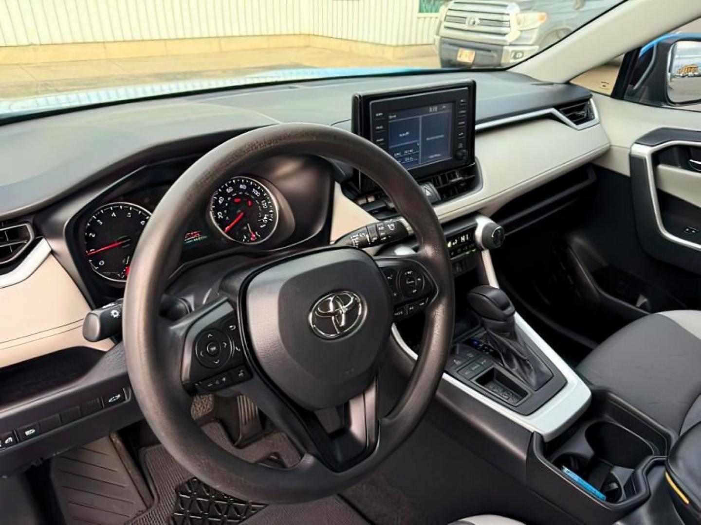 2019 BLUE /Black Toyota RAV4 XLE (2T3W1RFV0KW) with an Dynamic Force 2.5L I-4 port/direct injection engine, AUTOMATIC transmission, located at 1235 N Woodruff Ave., Idaho Falls, 83401, (208) 523-1053, 43.507172, -112.000488 - At Timberline Auto, finding a great deal on your next vehicle is always easy! Our experienced sales staff's goal is to help find you the right vehicle at the right price! Our knowledgeable finance department has options for almost any credit score. We offer extended service contract options to prote - Photo#14