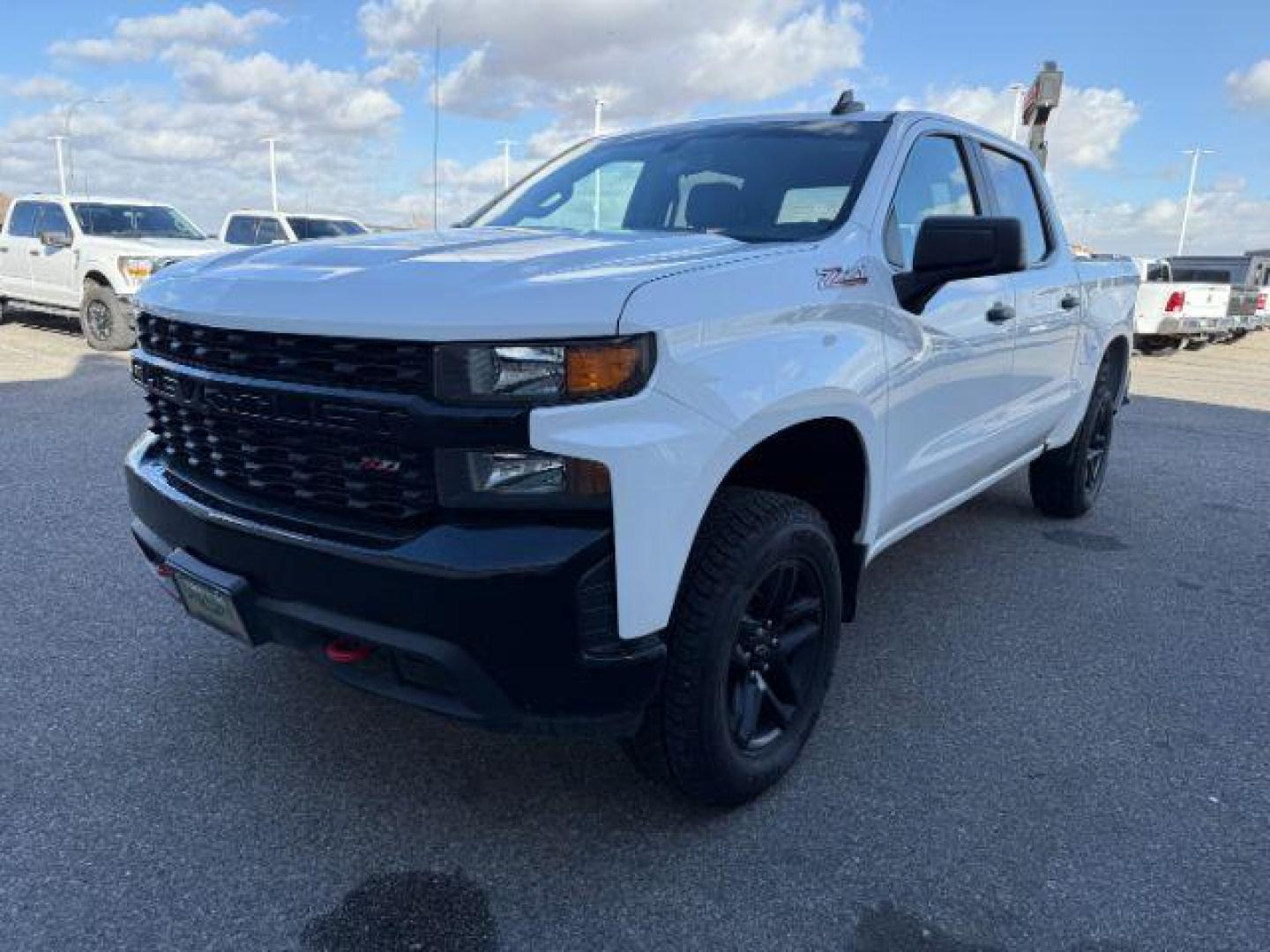2021 WHITE /Jet Black Chevrolet Silverado 1500 (3GCPYCEF3MG) with an EcoTec3 53L V-8 gasoline direct injection engine, Automatic transmission, located at 1175 N Woodruff Ave, Idaho Falls, ID, 83401, 43.506901, -111.999657 - At Timberline Auto, finding a great deal on your next vehicle is always easy! Our experienced sales staff's goal is to help find you the right vehicle at the right price! Our knowledgeable finance department has options for almost any credit score. We offer extended service contract options to prote - Photo#24