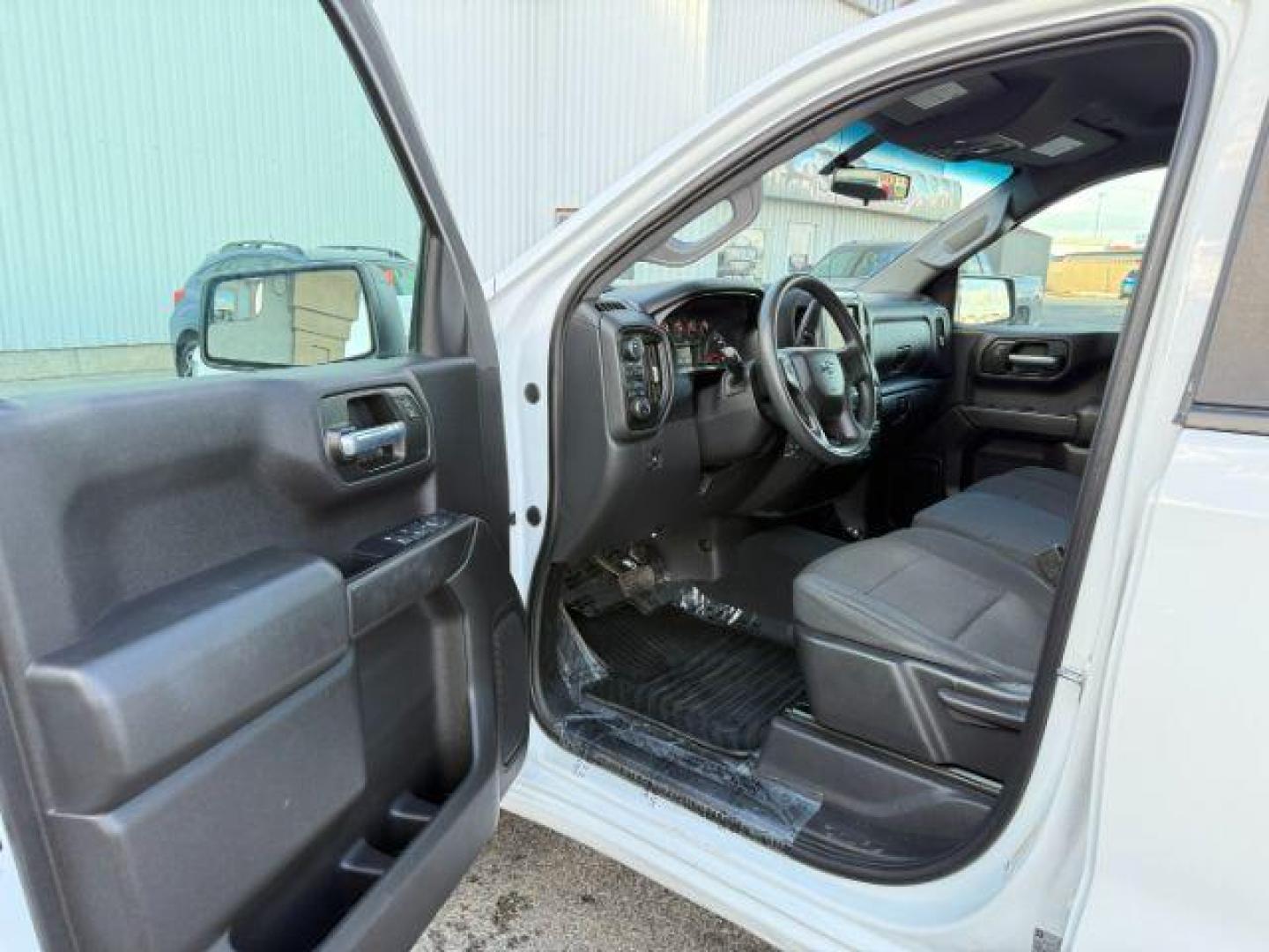 2021 WHITE /Jet Black Chevrolet Silverado 1500 (3GCPYCEF3MG) with an EcoTec3 53L V-8 gasoline direct injection engine, Automatic transmission, located at 1175 N Woodruff Ave, Idaho Falls, ID, 83401, 43.506901, -111.999657 - At Timberline Auto, finding a great deal on your next vehicle is always easy! Our experienced sales staff's goal is to help find you the right vehicle at the right price! Our knowledgeable finance department has options for almost any credit score. We offer extended service contract options to prote - Photo#35