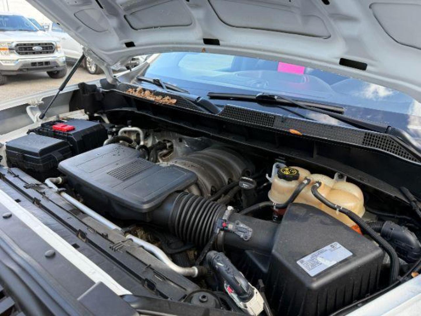 2021 WHITE /Jet Black Chevrolet Silverado 1500 (3GCPYCEF3MG) with an EcoTec3 53L V-8 gasoline direct injection engine, Automatic transmission, located at 1175 N Woodruff Ave, Idaho Falls, ID, 83401, 43.506901, -111.999657 - At Timberline Auto, finding a great deal on your next vehicle is always easy! Our experienced sales staff's goal is to help find you the right vehicle at the right price! Our knowledgeable finance department has options for almost any credit score. We offer extended service contract options to prote - Photo#47