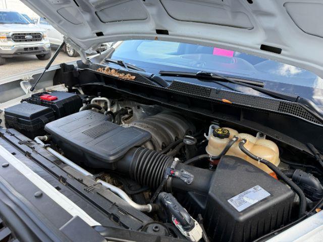 2021 WHITE /Jet Black Chevrolet Silverado 1500 4WD Crew Cab Short Bed Custom Trail Boss (3GCPYCEF3MG) with an EcoTec3 5.3L V-8 gasoline direct injection engine, AUTOMATIC transmission, located at 1235 N Woodruff Ave., Idaho Falls, 83401, (208) 523-1053, 43.507172, -112.000488 - At Timberline Auto, finding a great deal on your next vehicle is always easy! Our experienced sales staff's goal is to help find you the right vehicle at the right price! Our knowledgeable finance department has options for almost any credit score. We offer extended service contract options to prote- Photo#47