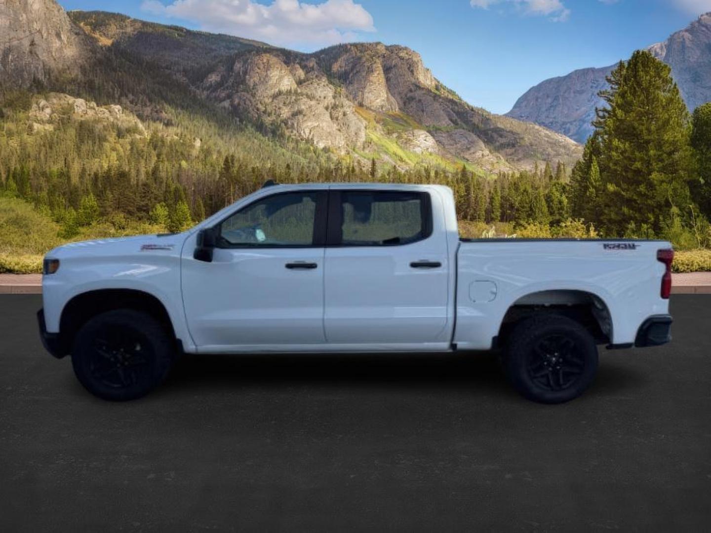 2021 WHITE /Jet Black Chevrolet Silverado 1500 (3GCPYCEF3MG) with an EcoTec3 53L V-8 gasoline direct injection engine, Automatic transmission, located at 1175 N Woodruff Ave, Idaho Falls, ID, 83401, 43.506901, -111.999657 - At Timberline Auto, finding a great deal on your next vehicle is always easy! Our experienced sales staff's goal is to help find you the right vehicle at the right price! Our knowledgeable finance department has options for almost any credit score. We offer extended service contract options to prote - Photo#1