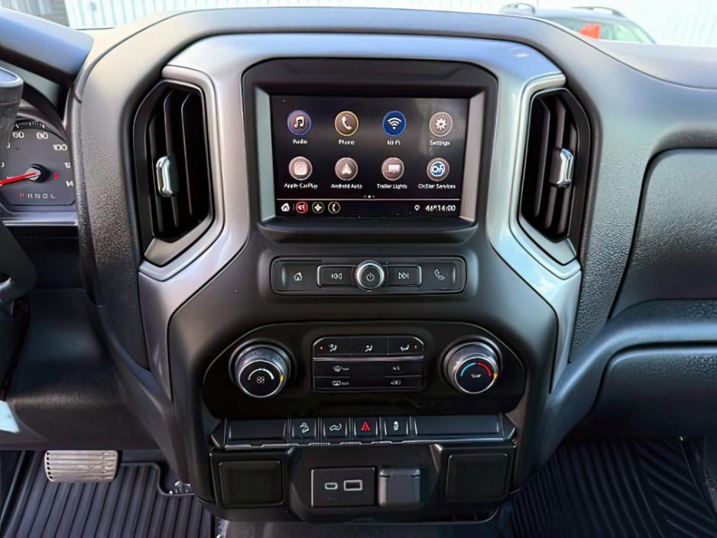 2021 WHITE /Jet Black Chevrolet Silverado 1500 (3GCPYCEF3MG) with an EcoTec3 53L V-8 gasoline direct injection engine, Automatic transmission, located at 1175 N Woodruff Ave, Idaho Falls, ID, 83401, 43.506901, -111.999657 - At Timberline Auto, finding a great deal on your next vehicle is always easy! Our experienced sales staff's goal is to help find you the right vehicle at the right price! Our knowledgeable finance department has options for almost any credit score. We offer extended service contract options to prote - Photo#15