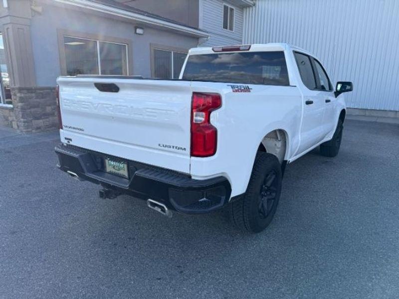 2021 Summit White /Jet Black Chevrolet Silverado Custom Trail Boss (3GCPYCEF3MG) with an V8, 5.3L engine, 6-speed automatic transmission, located at 1175 N Woodruff Ave, Idaho Falls, ID, 83401, 43.506901, -111.999657 - <b>Vehicle Details</b><br>Built for hard work, weekend adventures, and everything in between, this pre-owned 2021 Chevrolet Silverado 1500 Trail Boss Custom delivers the bold capability truck shoppers want. Equipped with 4WD and a powerful V8, 5.3L Gasoline engine, this Chevrolet Silverado is ready- Photo#6