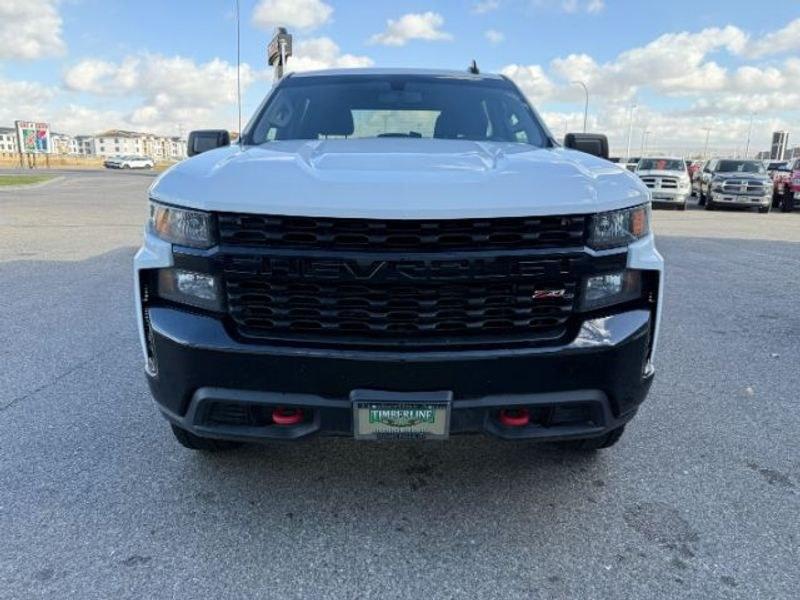 2021 Summit White /Jet Black Chevrolet Silverado Custom Trail Boss (3GCPYCEF3MG) with an V8, 5.3L engine, 6-speed automatic transmission, located at 1175 N Woodruff Ave, Idaho Falls, ID, 83401, 43.506901, -111.999657 - <b>Vehicle Details</b><br>Built for hard work, weekend adventures, and everything in between, this pre-owned 2021 Chevrolet Silverado 1500 Trail Boss Custom delivers the bold capability truck shoppers want. Equipped with 4WD and a powerful V8, 5.3L Gasoline engine, this Chevrolet Silverado is ready- Photo#9