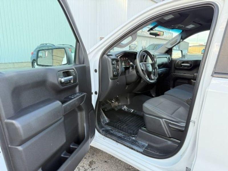 2021 Summit White /Jet Black Chevrolet Silverado Custom Trail Boss (3GCPYCEF3MG) with an V8, 5.3L engine, 6-speed automatic transmission, located at 1175 N Woodruff Ave, Idaho Falls, ID, 83401, 43.506901, -111.999657 - <b>Vehicle Details</b><br>Built for hard work, weekend adventures, and everything in between, this pre-owned 2021 Chevrolet Silverado 1500 Trail Boss Custom delivers the bold capability truck shoppers want. Equipped with 4WD and a powerful V8, 5.3L Gasoline engine, this Chevrolet Silverado is ready- Photo#11