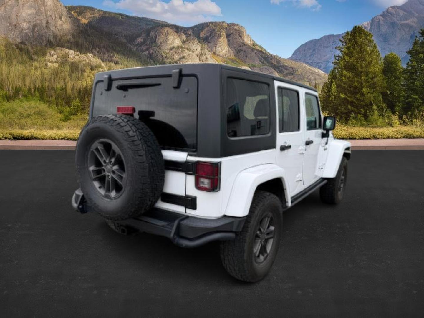 2018 WHITE /Black Jeep Wrangler JK Unlimited Freedom Edition 4x4 (1C4BJWDG3JL) with an Pentastar 3.6L V-6 DOHC engine, AUTOMATIC transmission, located at 1235 N Woodruff Ave., Idaho Falls, 83401, (208) 523-1053, 43.507172, -112.000488 - At Timberline Auto, finding a great deal on your next vehicle is always easy! Our experienced sales staff's goal is to help find you the right vehicle at the right price! Our knowledgeable finance department has options for almost any credit score. We offer extended service contract options to prote - Photo#5