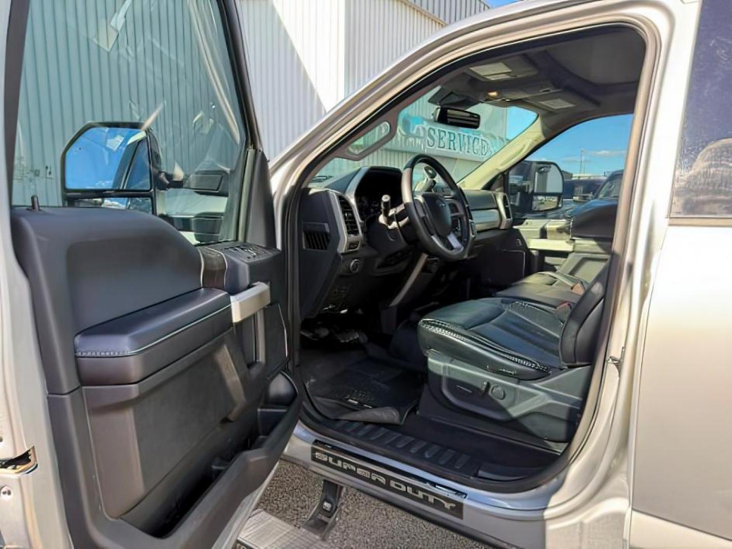 2020 SILVER /Black Ford F-250 (1FT8W2BT4LE) with an Powerstroke 67L V-8 diesel direct injection engine, Automatic transmission, located at 1175 N Woodruff Ave, Idaho Falls, ID, 83401, 43.506901, -111.999657 - At Timberline Auto, finding a great deal on your next vehicle is always easy! Our experienced sales staff's goal is to help find you the right vehicle at the right price! Our knowledgeable finance department has options for almost any credit score. We offer extended service contract options to prote - Photo#13