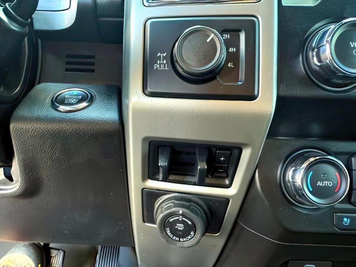 2020 SILVER /Black Ford F-250 (1FT8W2BT4LE) with an Powerstroke 67L V-8 diesel direct injection engine, Automatic transmission, located at 1175 N Woodruff Ave, Idaho Falls, ID, 83401, 43.506901, -111.999657 - At Timberline Auto, finding a great deal on your next vehicle is always easy! Our experienced sales staff's goal is to help find you the right vehicle at the right price! Our knowledgeable finance department has options for almost any credit score. We offer extended service contract options to prote - Photo#20