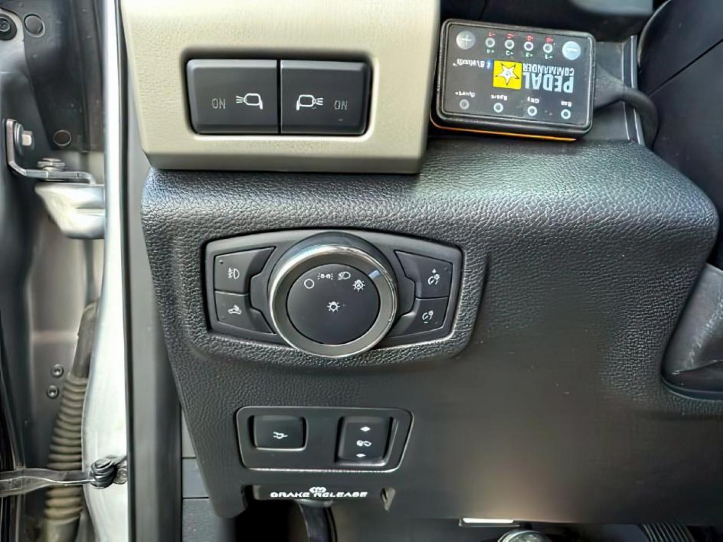 2020 SILVER /Black Ford F-250 (1FT8W2BT4LE) with an Powerstroke 67L V-8 diesel direct injection engine, Automatic transmission, located at 1175 N Woodruff Ave, Idaho Falls, ID, 83401, 43.506901, -111.999657 - At Timberline Auto, finding a great deal on your next vehicle is always easy! Our experienced sales staff's goal is to help find you the right vehicle at the right price! Our knowledgeable finance department has options for almost any credit score. We offer extended service contract options to prote - Photo#22