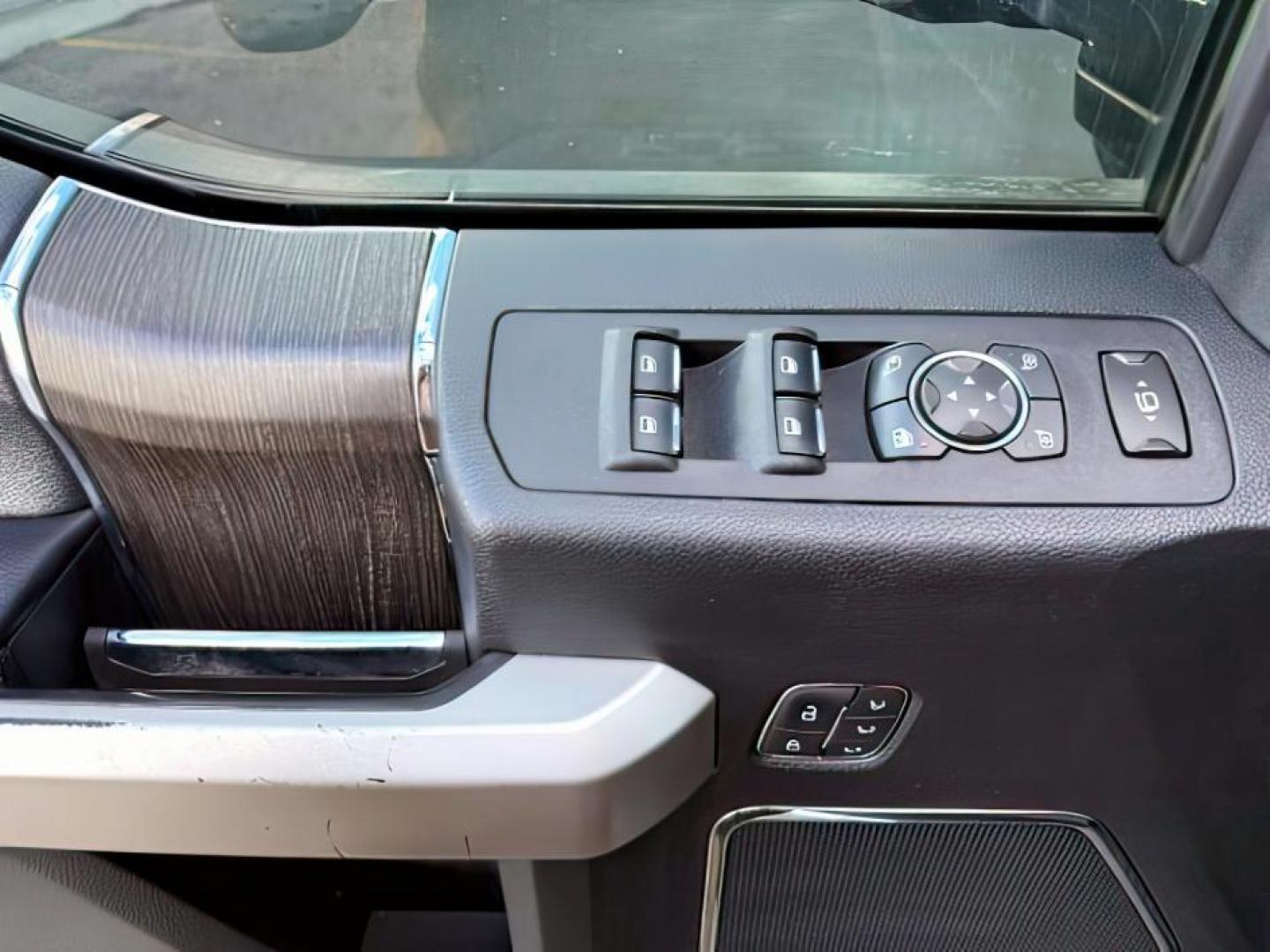 2020 SILVER /Black Ford F-250 (1FT8W2BT4LE) with an Powerstroke 67L V-8 diesel direct injection engine, Automatic transmission, located at 1175 N Woodruff Ave, Idaho Falls, ID, 83401, 43.506901, -111.999657 - At Timberline Auto, finding a great deal on your next vehicle is always easy! Our experienced sales staff's goal is to help find you the right vehicle at the right price! Our knowledgeable finance department has options for almost any credit score. We offer extended service contract options to prote - Photo#24