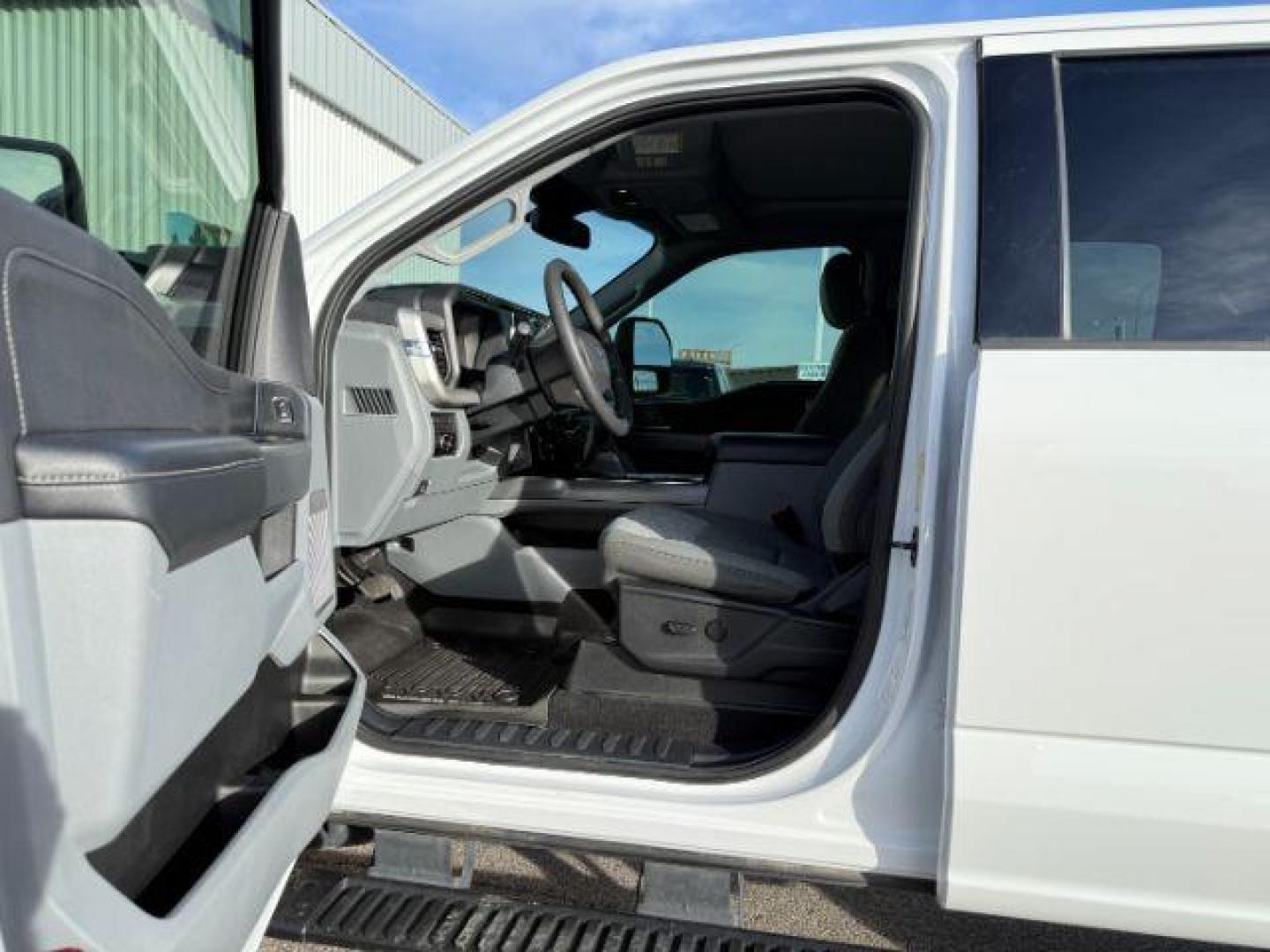 2023 WHITE /Medium Dark Slate Ford F-350 (1FT8W3BT1PE) with an Powerstroke 67L V-8 diesel direct injection engine, Automatic transmission, located at 1175 N Woodruff Ave, Idaho Falls, ID, 83401, 43.506901, -111.999657 - At Timberline Auto, finding a great deal on your next vehicle is always easy! Our experienced sales staff's goal is to help find you the right vehicle at the right price! Our knowledgeable finance department has options for almost any credit score. We offer extended service contract options to prote - Photo#37
