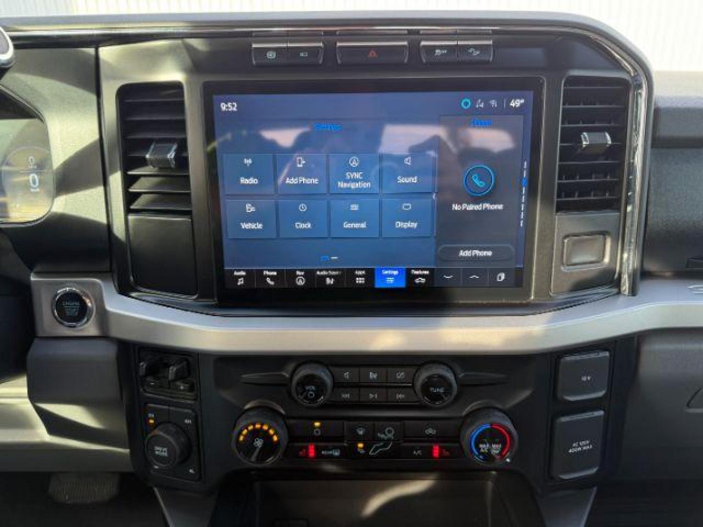 2023 WHITE /Medium Dark Slate Ford F-350 (1FT8W3BT1PE) with an Powerstroke 67L V-8 diesel direct injection engine, Automatic transmission, located at 1175 N Woodruff Ave, Idaho Falls, ID, 83401, 43.506901, -111.999657 - At Timberline Auto, finding a great deal on your next vehicle is always easy! Our experienced sales staff's goal is to help find you the right vehicle at the right price! Our knowledgeable finance department has options for almost any credit score. We offer extended service contract options to prote - Photo#41