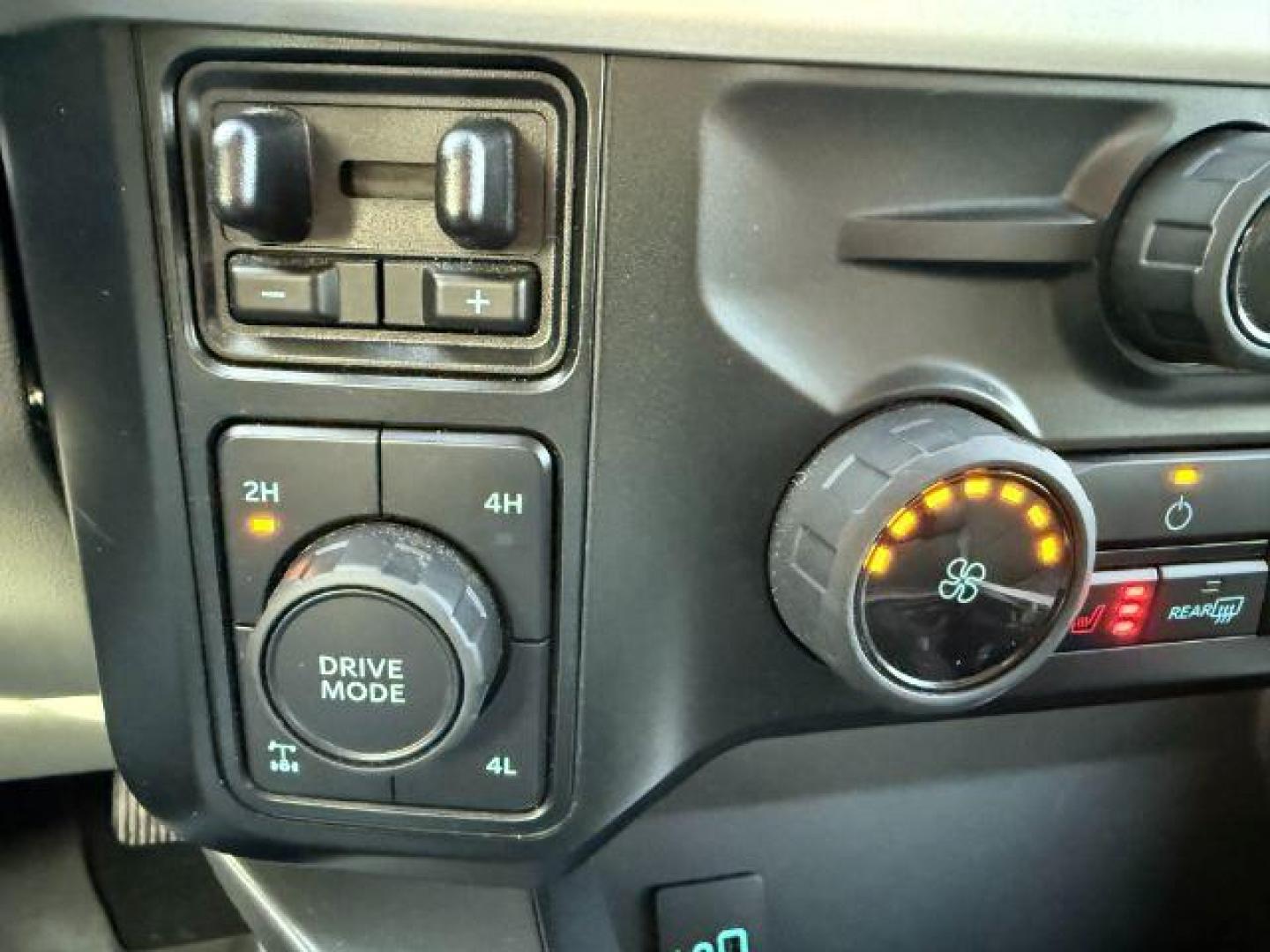 2023 WHITE /Medium Dark Slate Ford F-350 (1FT8W3BT1PE) with an Powerstroke 67L V-8 diesel direct injection engine, Automatic transmission, located at 1175 N Woodruff Ave, Idaho Falls, ID, 83401, 43.506901, -111.999657 - At Timberline Auto, finding a great deal on your next vehicle is always easy! Our experienced sales staff's goal is to help find you the right vehicle at the right price! Our knowledgeable finance department has options for almost any credit score. We offer extended service contract options to prote - Photo#42