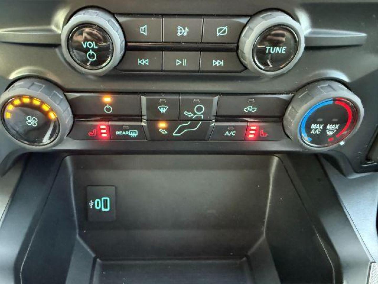 2023 WHITE /Medium Dark Slate Ford F-350 (1FT8W3BT1PE) with an Powerstroke 67L V-8 diesel direct injection engine, Automatic transmission, located at 1175 N Woodruff Ave, Idaho Falls, ID, 83401, 43.506901, -111.999657 - At Timberline Auto, finding a great deal on your next vehicle is always easy! Our experienced sales staff's goal is to help find you the right vehicle at the right price! Our knowledgeable finance department has options for almost any credit score. We offer extended service contract options to prote - Photo#43