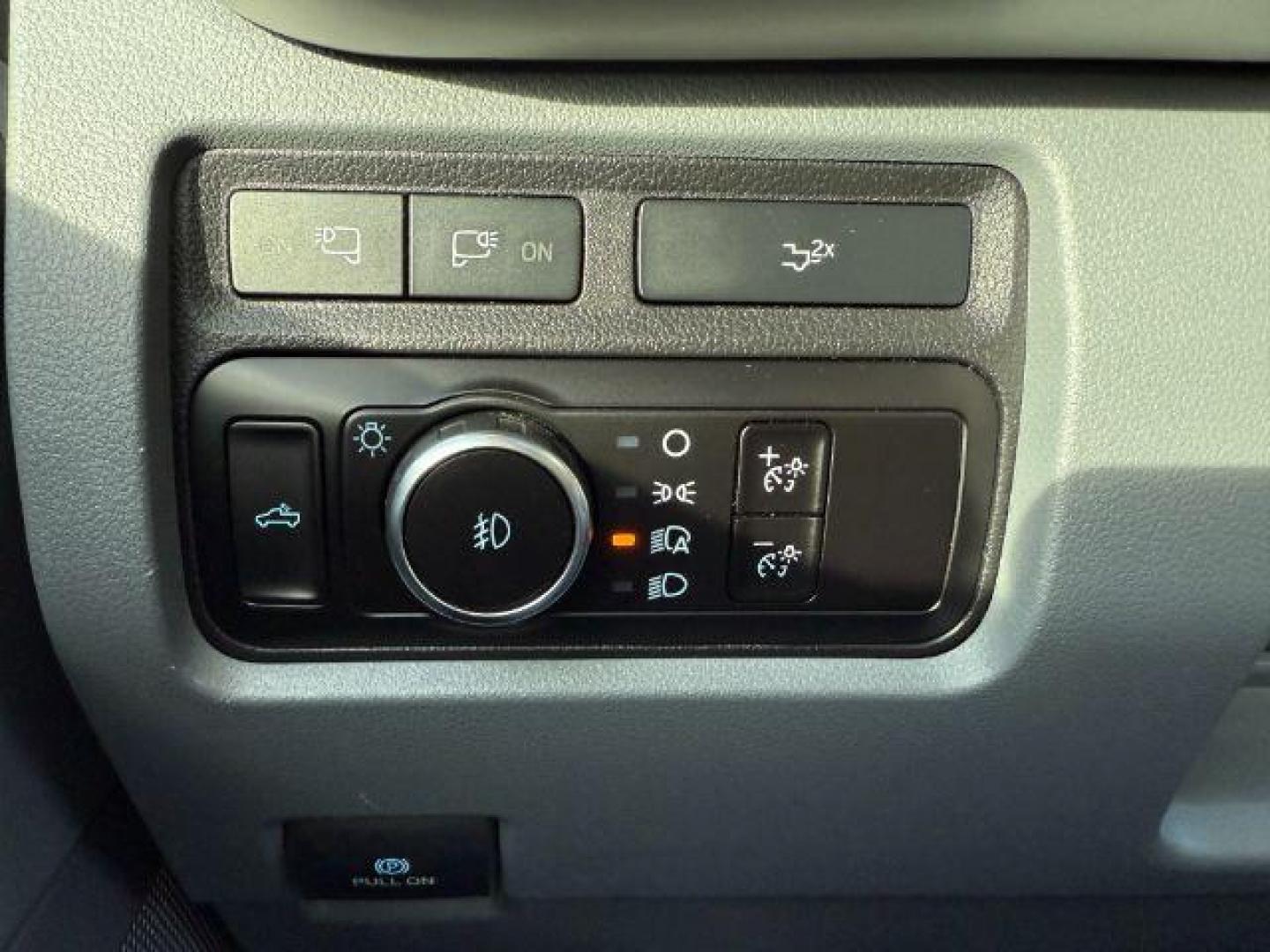 2023 WHITE /Medium Dark Slate Ford F-350 (1FT8W3BT1PE) with an Powerstroke 67L V-8 diesel direct injection engine, Automatic transmission, located at 1175 N Woodruff Ave, Idaho Falls, ID, 83401, 43.506901, -111.999657 - At Timberline Auto, finding a great deal on your next vehicle is always easy! Our experienced sales staff's goal is to help find you the right vehicle at the right price! Our knowledgeable finance department has options for almost any credit score. We offer extended service contract options to prote - Photo#45