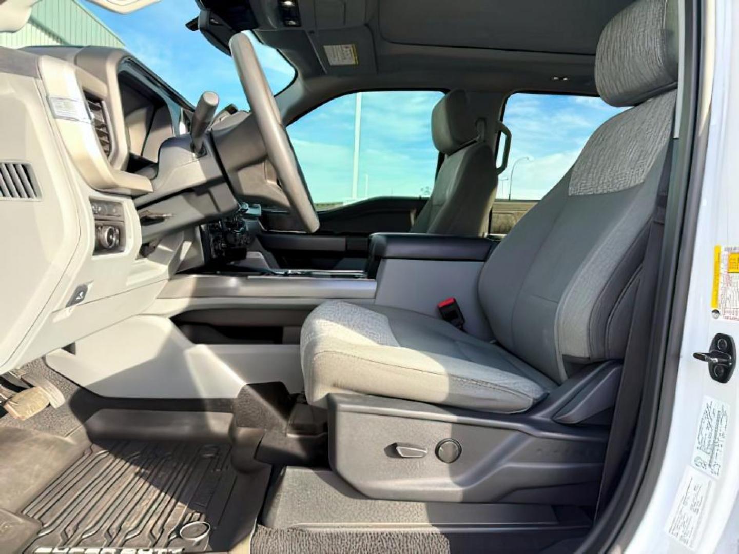 2023 WHITE /Medium Dark Slate Ford F-350 (1FT8W3BT1PE) with an Powerstroke 67L V-8 diesel direct injection engine, Automatic transmission, located at 1175 N Woodruff Ave, Idaho Falls, ID, 83401, 43.506901, -111.999657 - At Timberline Auto, finding a great deal on your next vehicle is always easy! Our experienced sales staff's goal is to help find you the right vehicle at the right price! Our knowledgeable finance department has options for almost any credit score. We offer extended service contract options to prote - Photo#12