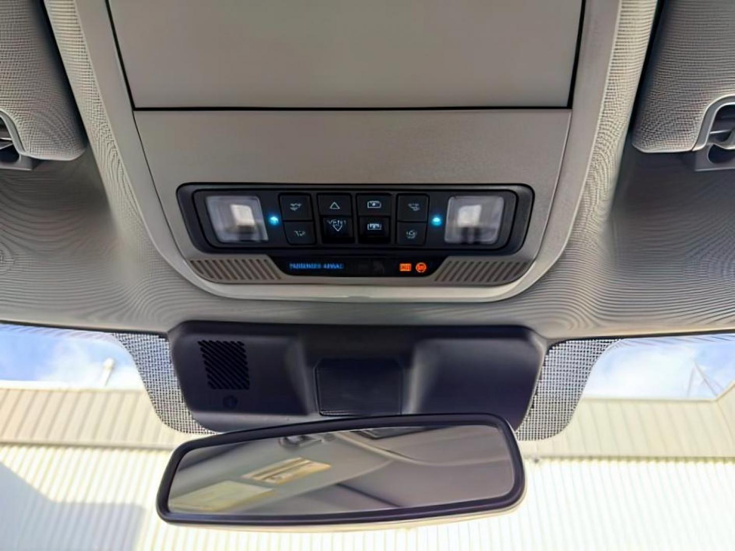 2023 WHITE /Medium Dark Slate Ford F-350 (1FT8W3BT1PE) with an Powerstroke 67L V-8 diesel direct injection engine, Automatic transmission, located at 1175 N Woodruff Ave, Idaho Falls, ID, 83401, 43.506901, -111.999657 - At Timberline Auto, finding a great deal on your next vehicle is always easy! Our experienced sales staff's goal is to help find you the right vehicle at the right price! Our knowledgeable finance department has options for almost any credit score. We offer extended service contract options to prote - Photo#18