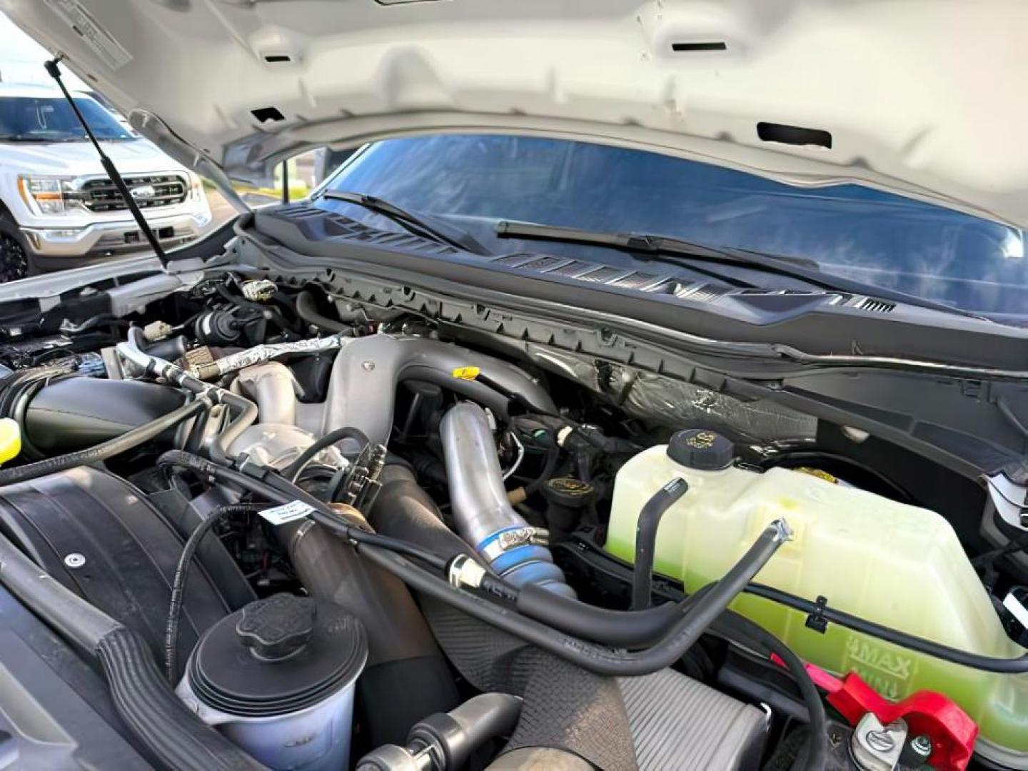 2023 WHITE /Medium Dark Slate Ford F-350 (1FT8W3BT1PE) with an Powerstroke 67L V-8 diesel direct injection engine, Automatic transmission, located at 1175 N Woodruff Ave, Idaho Falls, ID, 83401, 43.506901, -111.999657 - At Timberline Auto, finding a great deal on your next vehicle is always easy! Our experienced sales staff's goal is to help find you the right vehicle at the right price! Our knowledgeable finance department has options for almost any credit score. We offer extended service contract options to prote - Photo#25