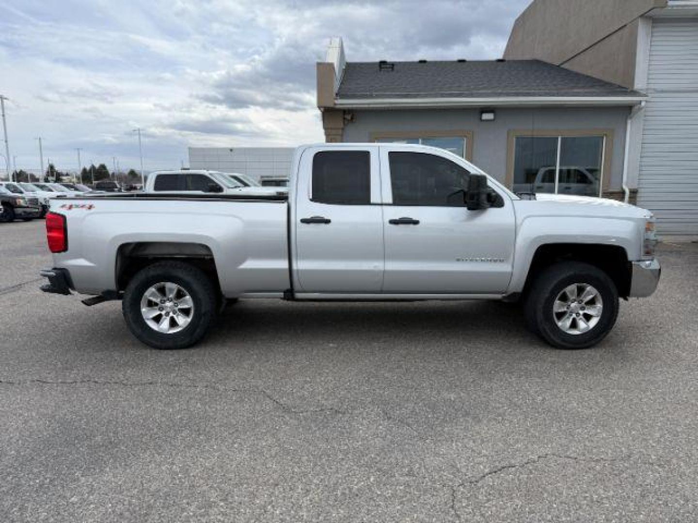 2017 SILVER /Jet Black Chevrolet Silverado 1500 (1GCVKNEC4HZ) with an 53 engine, Automatic transmission, located at 1175 N Woodruff Ave, Idaho Falls, ID, 83401, 43.506901, -111.999657 - At Timberline Auto, finding a great deal on your next vehicle is always easy! Our experienced sales staff's goal is to help find you the right vehicle at the right price! Our knowledgeable finance department has options for almost any credit score. We offer extended service contract options to prote - Photo#30