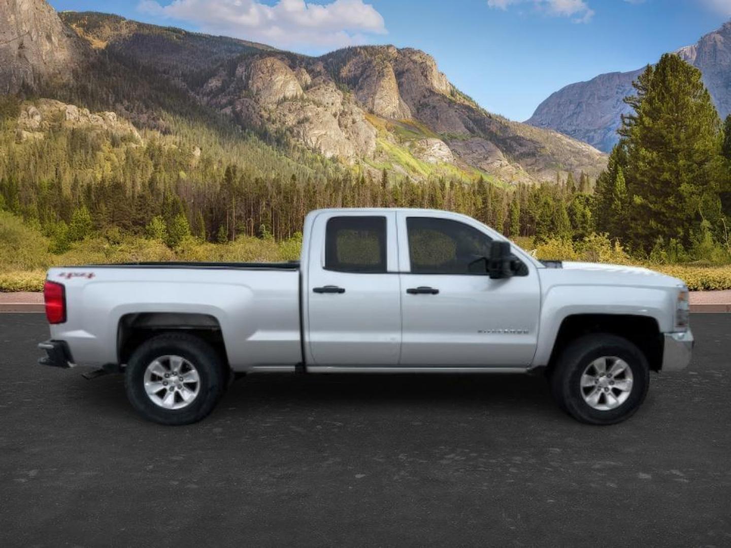 2017 SILVER /Jet Black Chevrolet Silverado 1500 (1GCVKNEC4HZ) with an 53 engine, Automatic transmission, located at 1175 N Woodruff Ave, Idaho Falls, ID, 83401, 43.506901, -111.999657 - At Timberline Auto, finding a great deal on your next vehicle is always easy! Our experienced sales staff's goal is to help find you the right vehicle at the right price! Our knowledgeable finance department has options for almost any credit score. We offer extended service contract options to prote - Photo#7