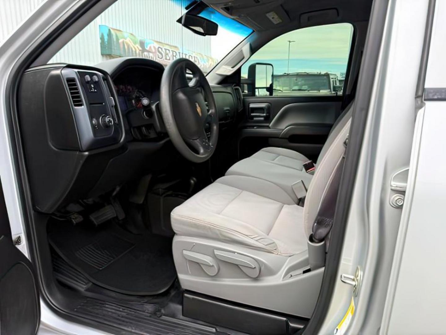 2017 SILVER /Jet Black Chevrolet Silverado 1500 (1GCVKNEC4HZ) with an 53 engine, Automatic transmission, located at 1175 N Woodruff Ave, Idaho Falls, ID, 83401, 43.506901, -111.999657 - At Timberline Auto, finding a great deal on your next vehicle is always easy! Our experienced sales staff's goal is to help find you the right vehicle at the right price! Our knowledgeable finance department has options for almost any credit score. We offer extended service contract options to prote - Photo#12