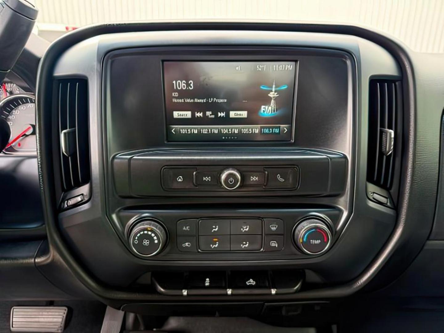 2017 SILVER /Jet Black Chevrolet Silverado 1500 (1GCVKNEC4HZ) with an 53 engine, Automatic transmission, located at 1175 N Woodruff Ave, Idaho Falls, ID, 83401, 43.506901, -111.999657 - At Timberline Auto, finding a great deal on your next vehicle is always easy! Our experienced sales staff's goal is to help find you the right vehicle at the right price! Our knowledgeable finance department has options for almost any credit score. We offer extended service contract options to prote - Photo#16