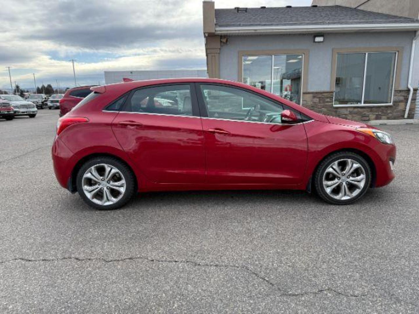 2015 RED /CLOTH Hyundai Elantra GT (KMHD35LH1FU) with an 20 engine, Automatic transmission, located at 1175 N Woodruff Ave, Idaho Falls, ID, 83401, 43.506901, -111.999657 - At Timberline Auto, finding a great deal on your next vehicle is always easy! Our experienced sales staff's goal is to help find you the right vehicle at the right price! Our knowledgeable finance department has options for almost any credit score. We offer extended service contract options to prote - Photo#27