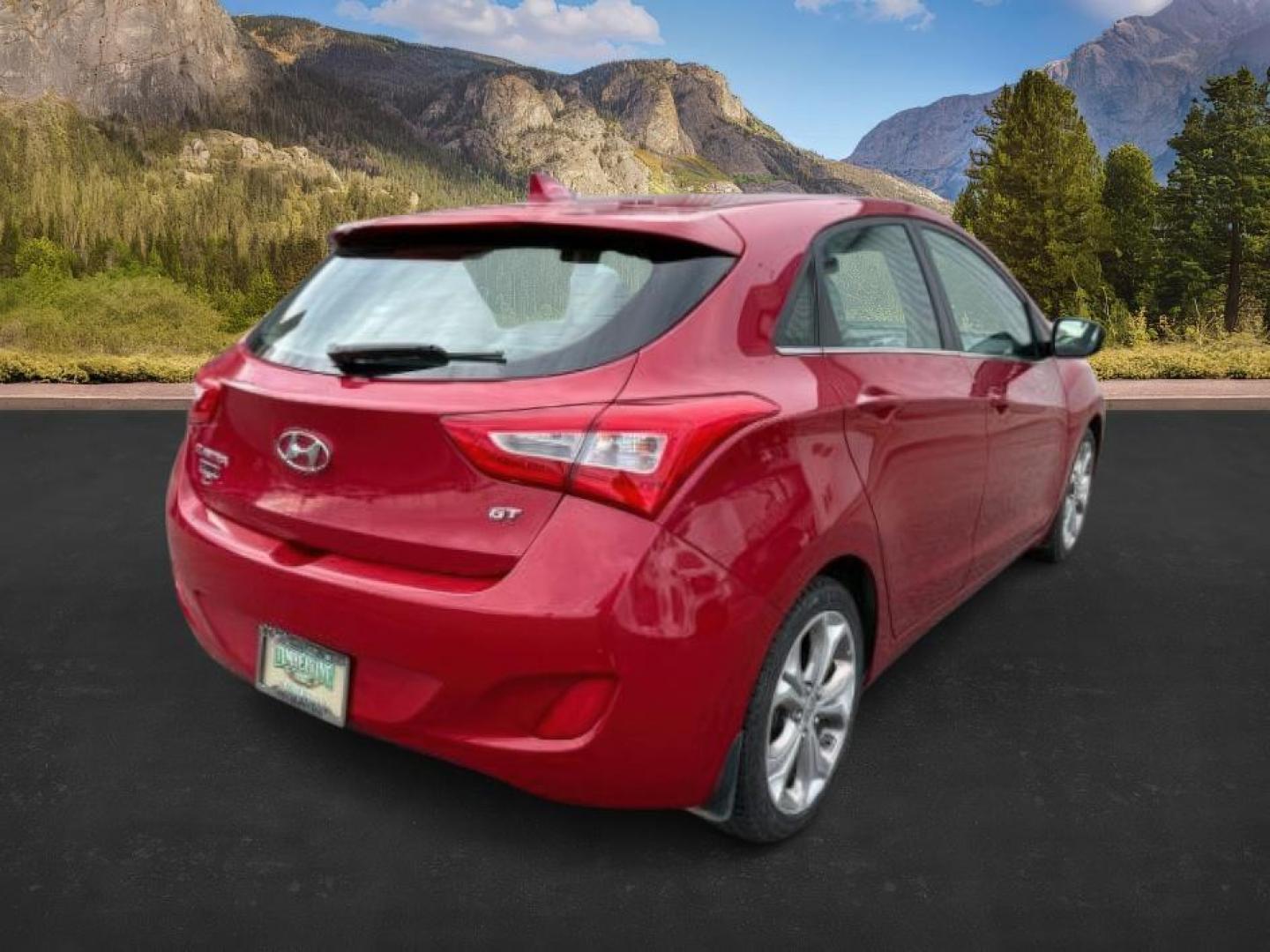 2015 RED /CLOTH Hyundai Elantra GT (KMHD35LH1FU) with an 20 engine, Automatic transmission, located at 1175 N Woodruff Ave, Idaho Falls, ID, 83401, 43.506901, -111.999657 - At Timberline Auto, finding a great deal on your next vehicle is always easy! Our experienced sales staff's goal is to help find you the right vehicle at the right price! Our knowledgeable finance department has options for almost any credit score. We offer extended service contract options to prote - Photo#5
