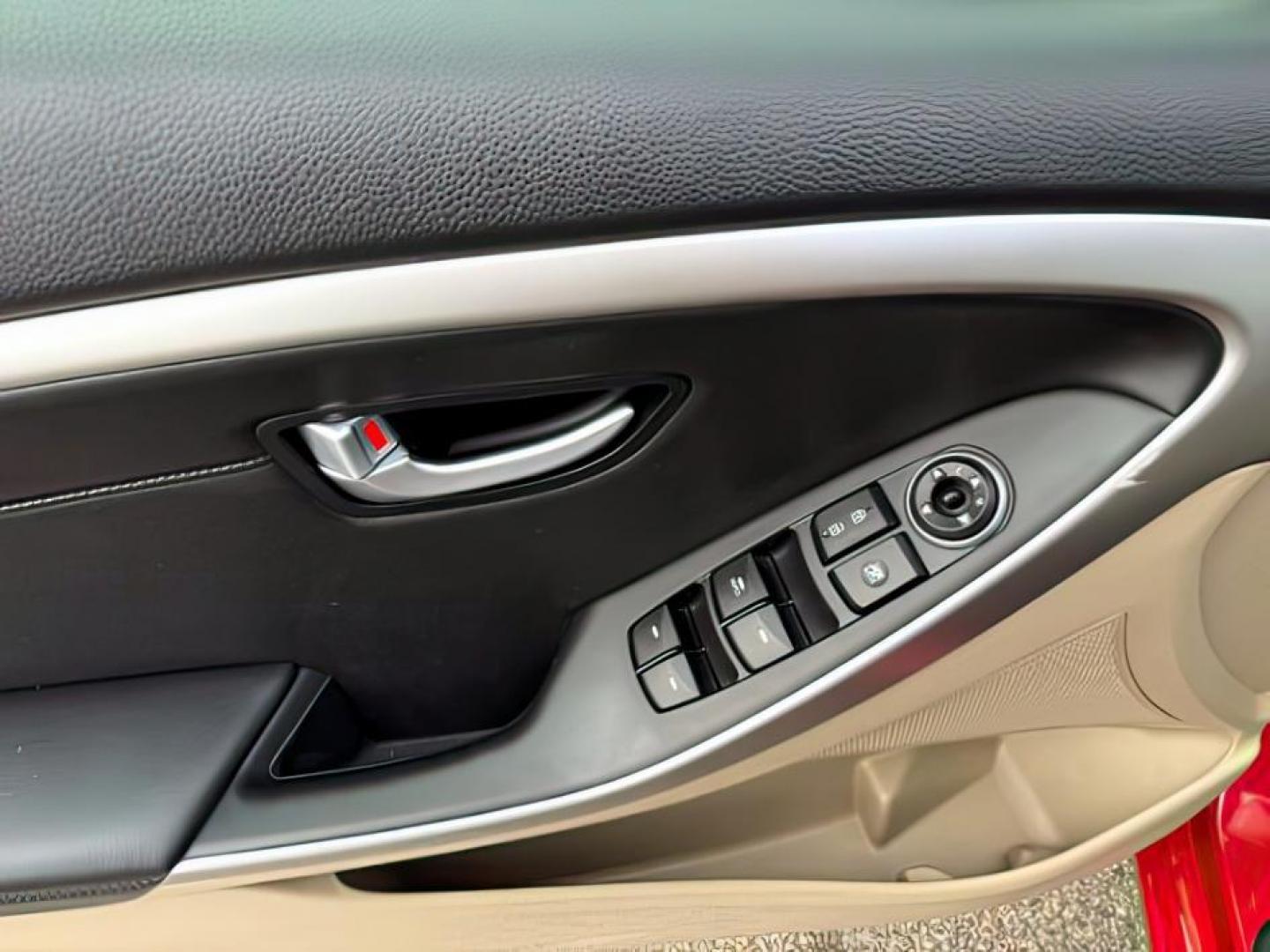 2015 RED /CLOTH Hyundai Elantra GT (KMHD35LH1FU) with an 20 engine, Automatic transmission, located at 1175 N Woodruff Ave, Idaho Falls, ID, 83401, 43.506901, -111.999657 - At Timberline Auto, finding a great deal on your next vehicle is always easy! Our experienced sales staff's goal is to help find you the right vehicle at the right price! Our knowledgeable finance department has options for almost any credit score. We offer extended service contract options to prote - Photo#18