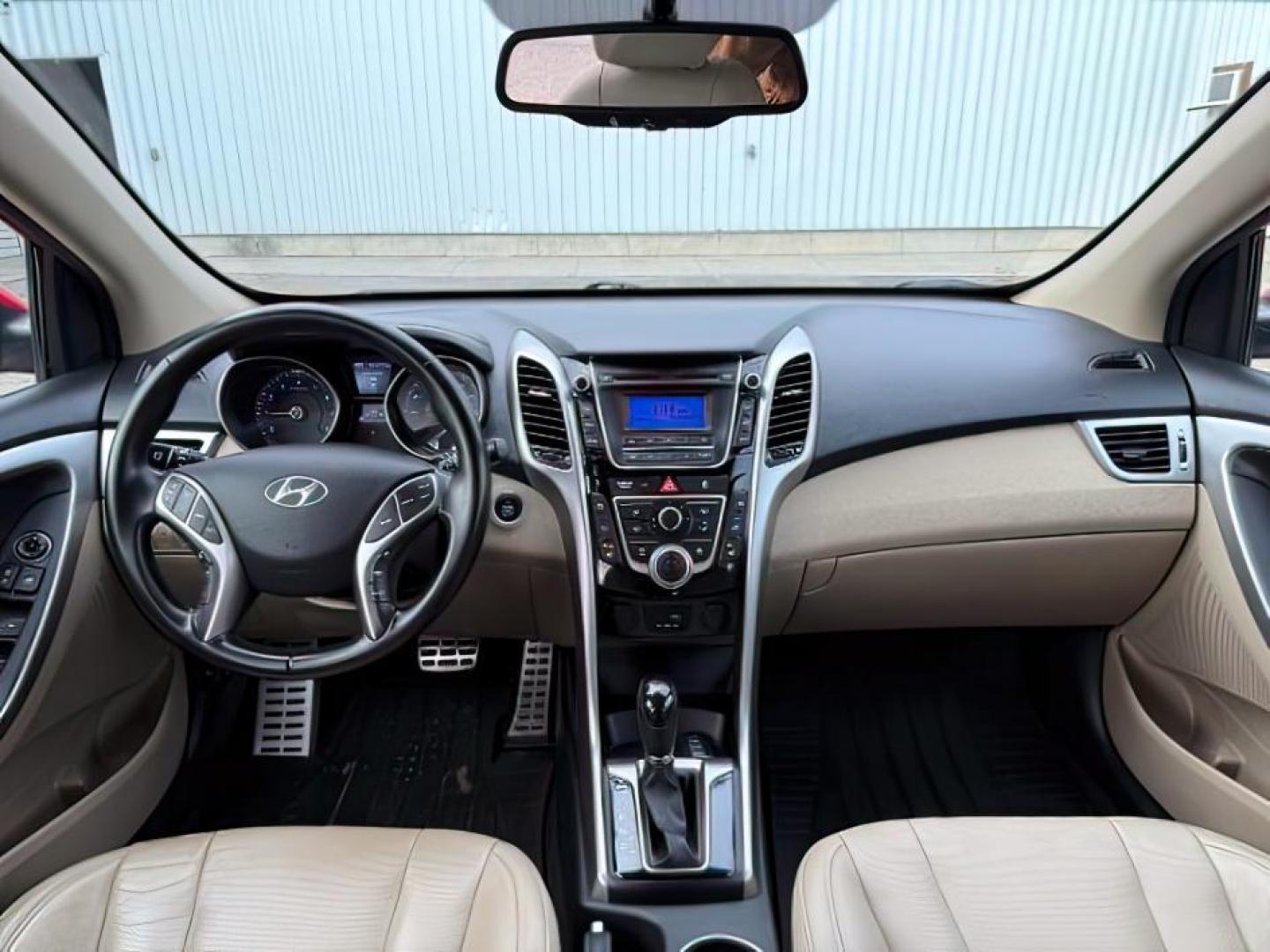 2015 RED /CLOTH Hyundai Elantra GT (KMHD35LH1FU) with an 20 engine, Automatic transmission, located at 1175 N Woodruff Ave, Idaho Falls, ID, 83401, 43.506901, -111.999657 - At Timberline Auto, finding a great deal on your next vehicle is always easy! Our experienced sales staff's goal is to help find you the right vehicle at the right price! Our knowledgeable finance department has options for almost any credit score. We offer extended service contract options to prote - Photo#19