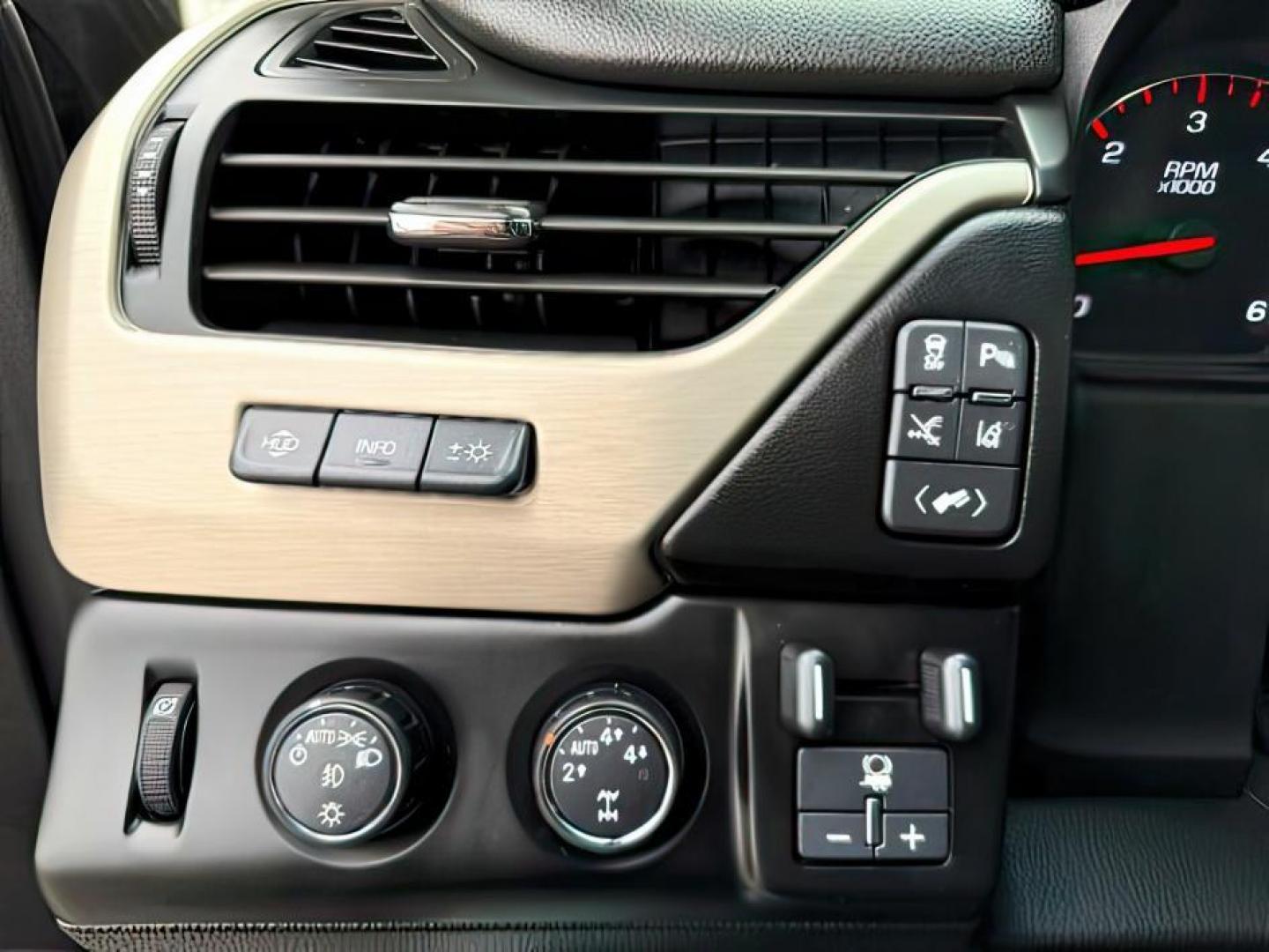 2015 BLACK /LEATHER GMC Yukon (1GKS2CKJ8FR) with an 62 V8 engine, Automatic transmission, located at 1175 N Woodruff Ave, Idaho Falls, ID, 83401, 43.506901, -111.999657 - At Timberline Auto, finding a great deal on your next vehicle is always easy! Our experienced sales staff's goal is to help find you the right vehicle at the right price! Our knowledgeable finance department has options for almost any credit score. We offer extended service contract options to prote - Photo#22