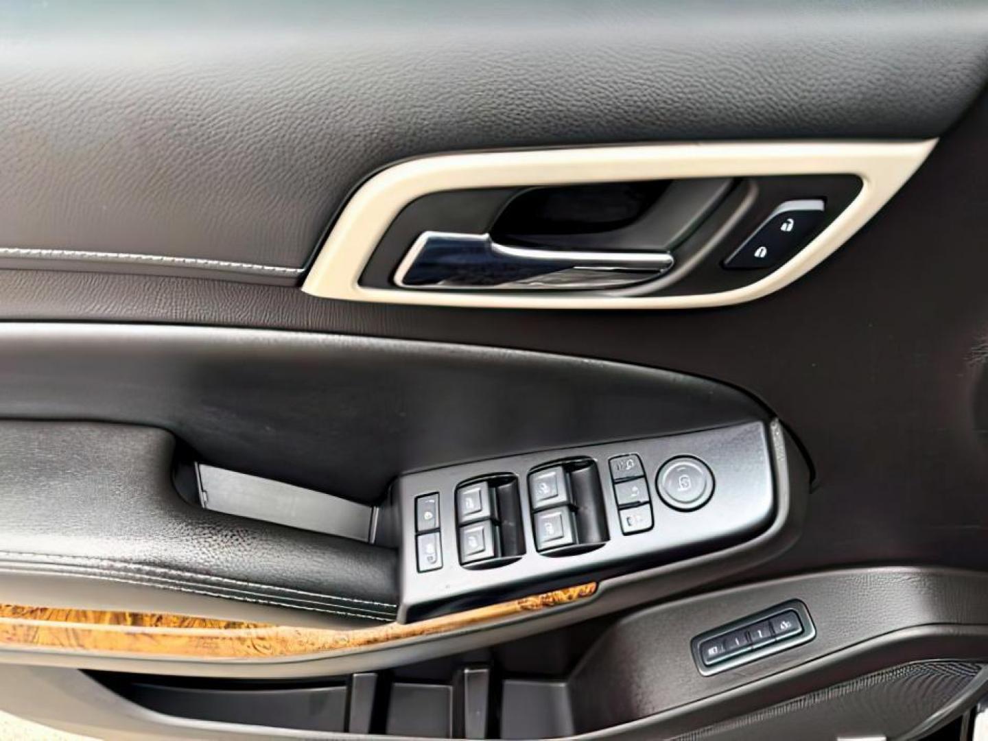 2015 BLACK /LEATHER GMC Yukon (1GKS2CKJ8FR) with an 62 V8 engine, Automatic transmission, located at 1175 N Woodruff Ave, Idaho Falls, ID, 83401, 43.506901, -111.999657 - At Timberline Auto, finding a great deal on your next vehicle is always easy! Our experienced sales staff's goal is to help find you the right vehicle at the right price! Our knowledgeable finance department has options for almost any credit score. We offer extended service contract options to prote - Photo#24