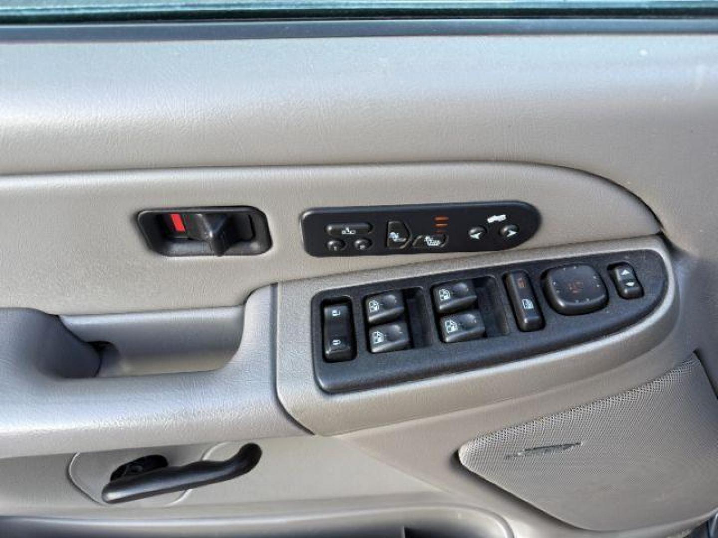 2005 BLACK /Gray/Dark Charcoal Chevrolet Avalanche 1500 (3GNEK12Z15G) with an 53 engine, Automatic transmission, located at 1175 N Woodruff Ave, Idaho Falls, ID, 83401, 43.506901, -111.999657 - At Timberline Auto, finding a great deal on your next vehicle is always easy! Our experienced sales staff's goal is to help find you the right vehicle at the right price! Our knowledgeable finance department has options for almost any credit score. We offer extended service contract options to prote - Photo#40