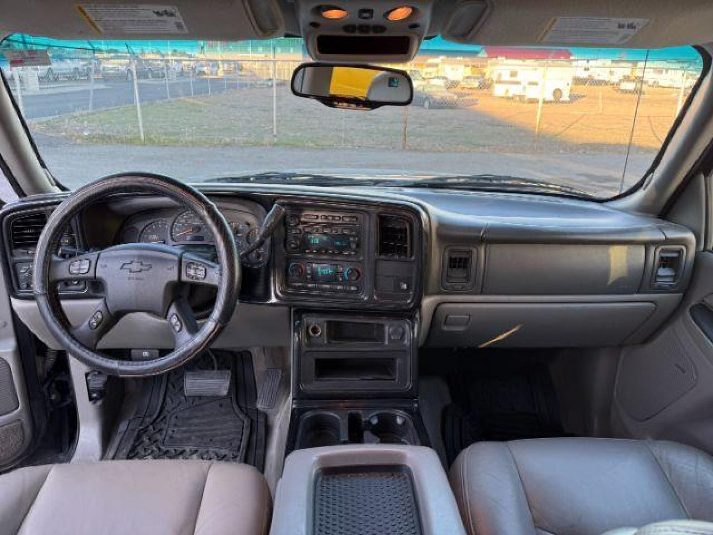 2005 BLACK /Gray/Dark Charcoal Chevrolet Avalanche 1500 (3GNEK12Z15G) with an 53 engine, Automatic transmission, located at 1175 N Woodruff Ave, Idaho Falls, ID, 83401, 43.506901, -111.999657 - At Timberline Auto, finding a great deal on your next vehicle is always easy! Our experienced sales staff's goal is to help find you the right vehicle at the right price! Our knowledgeable finance department has options for almost any credit score. We offer extended service contract options to prote - Photo#41