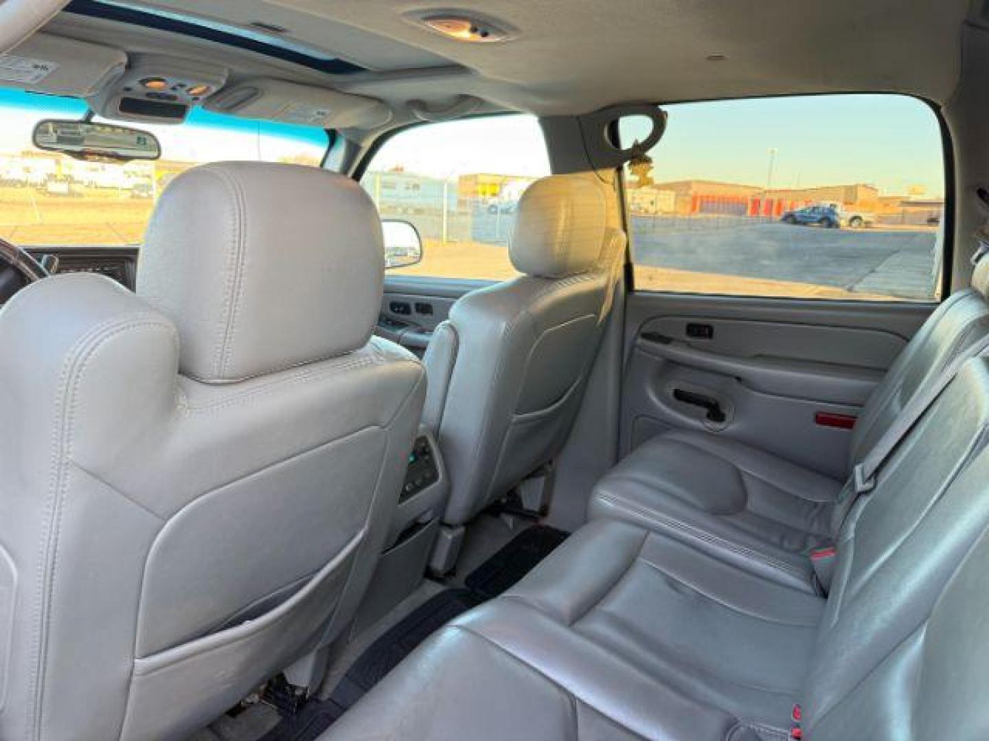 2005 BLACK /Gray/Dark Charcoal Chevrolet Avalanche 1500 (3GNEK12Z15G) with an 53 engine, Automatic transmission, located at 1175 N Woodruff Ave, Idaho Falls, ID, 83401, 43.506901, -111.999657 - At Timberline Auto, finding a great deal on your next vehicle is always easy! Our experienced sales staff's goal is to help find you the right vehicle at the right price! Our knowledgeable finance department has options for almost any credit score. We offer extended service contract options to prote - Photo#43