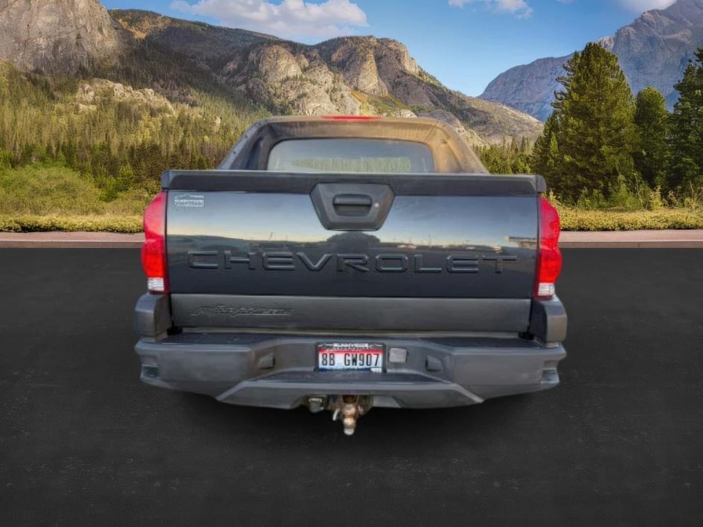 2005 BLACK /Gray/Dark Charcoal Chevrolet Avalanche 1500 (3GNEK12Z15G) with an 53 engine, Automatic transmission, located at 1175 N Woodruff Ave, Idaho Falls, ID, 83401, 43.506901, -111.999657 - At Timberline Auto, finding a great deal on your next vehicle is always easy! Our experienced sales staff's goal is to help find you the right vehicle at the right price! Our knowledgeable finance department has options for almost any credit score. We offer extended service contract options to prote - Photo#3