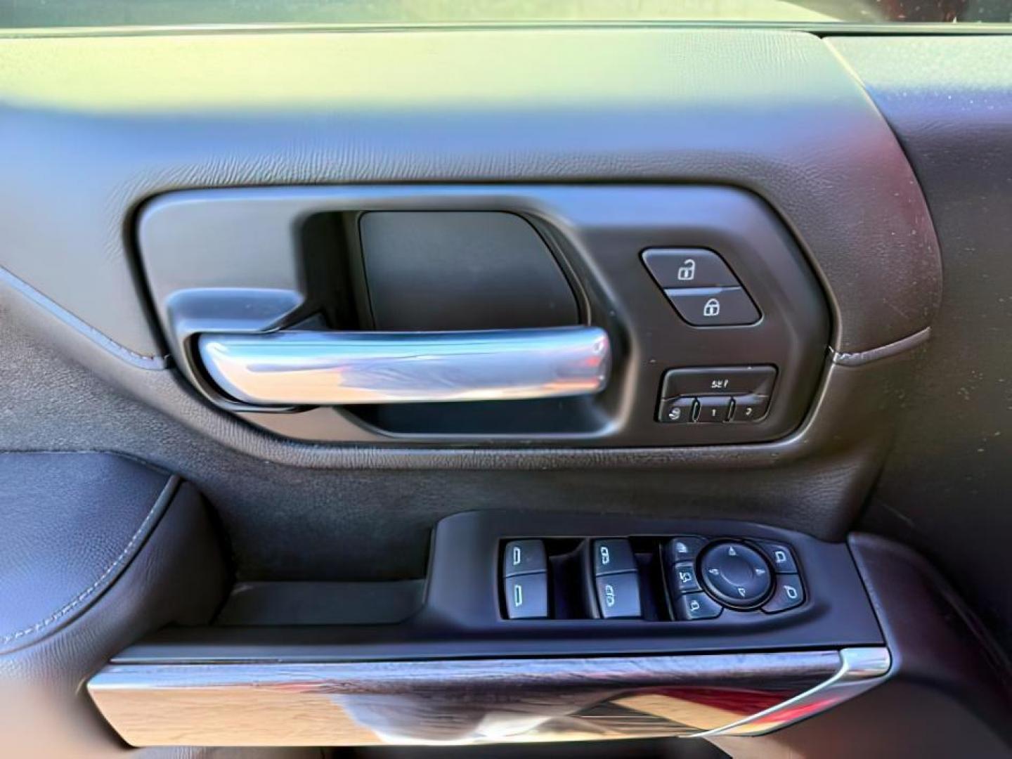 2021 RED /Jet Black Chevrolet Silverado 2500HD (1GC4YPEY8MF) with an Duramax 66L V-8 diesel direct injection engine, Automatic transmission, located at 1175 N Woodruff Ave, Idaho Falls, ID, 83401, 43.506901, -111.999657 - At Timberline Auto, finding a great deal on your next vehicle is always easy! Our experienced sales staff's goal is to help find you the right vehicle at the right price! Our knowledgeable finance department has options for almost any credit score. We offer extended service contract options to prote - Photo#20