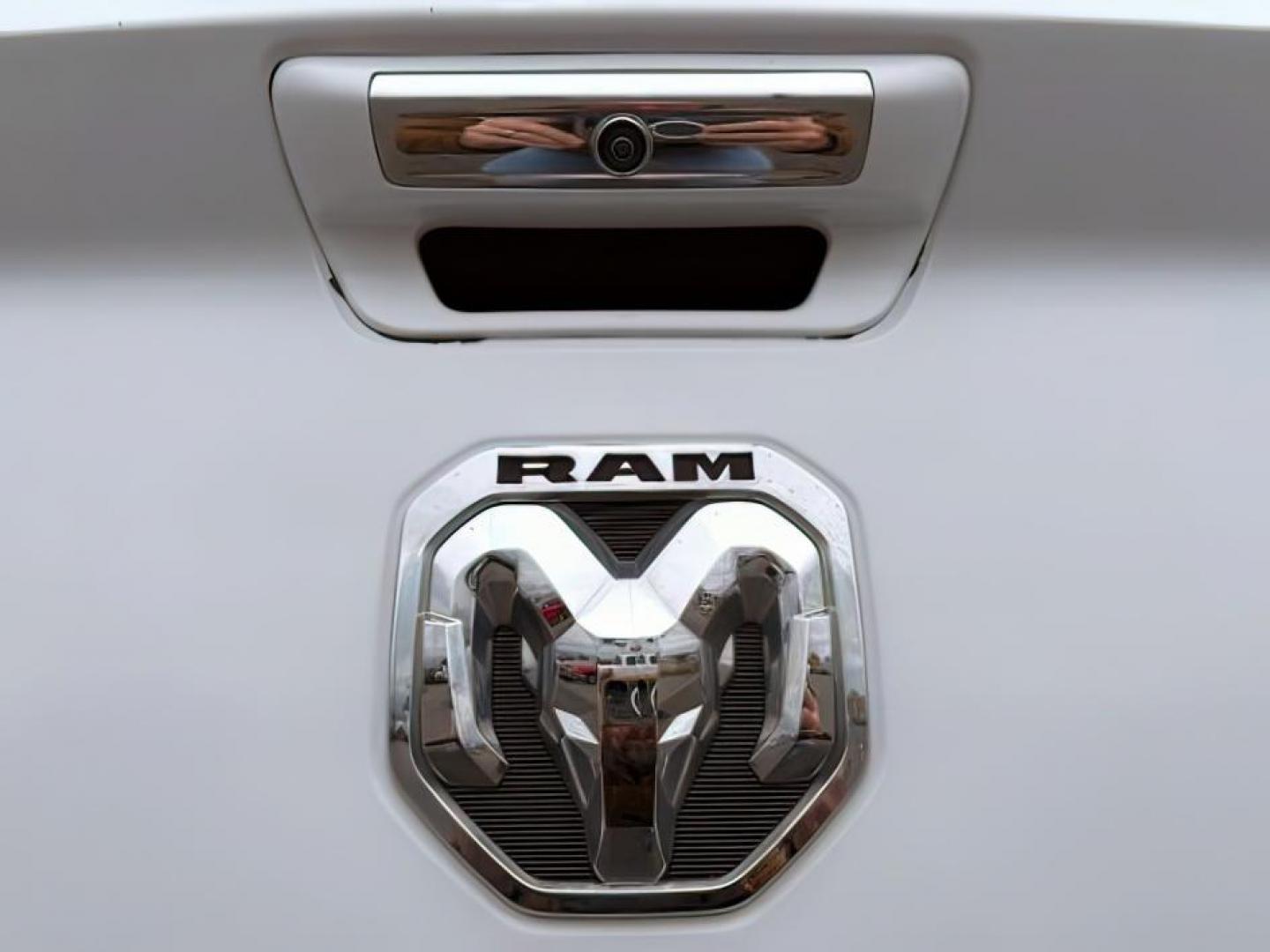 2020 Bright White Clearcoat /Black Ram 3500 (3C63R3JL8LG) with an Cummins High Output 67L I-6 diesel direct injecti engine, Automatic transmission, located at 1175 N Woodruff Ave, Idaho Falls, ID, 83401, 43.506901, -111.999657 - At Timberline Auto, finding a great deal on your next vehicle is always easy! Our experienced sales staff's goal is to help find you the right vehicle at the right price! Our knowledgeable finance department has options for almost any credit score. We offer extended service contract options to prote - Photo#4