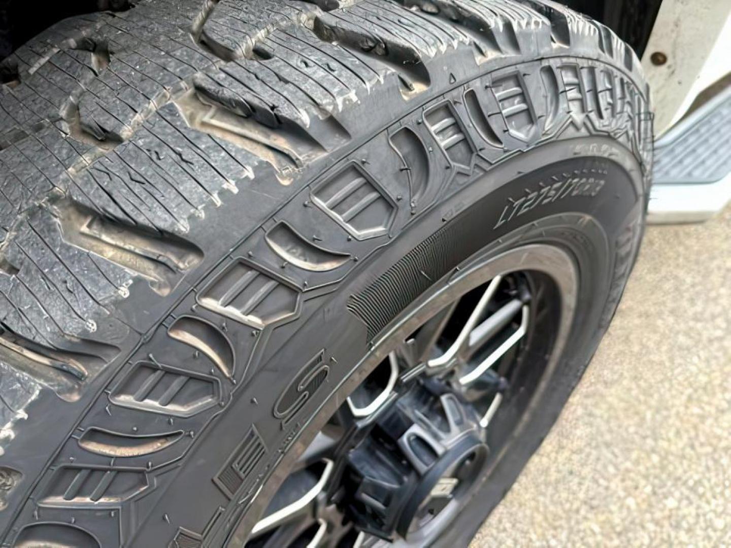 2020 Bright White Clearcoat /Black Ram 3500 (3C63R3JL8LG) with an Cummins High Output 67L I-6 diesel direct injecti engine, Automatic transmission, located at 1175 N Woodruff Ave, Idaho Falls, ID, 83401, 43.506901, -111.999657 - At Timberline Auto, finding a great deal on your next vehicle is always easy! Our experienced sales staff's goal is to help find you the right vehicle at the right price! Our knowledgeable finance department has options for almost any credit score. We offer extended service contract options to prote - Photo#10