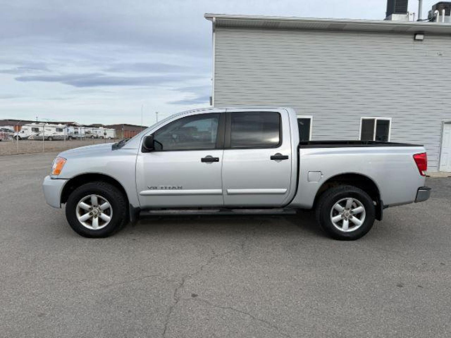 2012 SILVER /Charcoal Nissan Titan (1N6BA0EJ5CN) with an Endurance 56L V-8 DOHC engine, Automatic transmission, located at 1175 N Woodruff Ave, Idaho Falls, ID, 83401, 43.506901, -111.999657 - At Timberline Auto, finding a great deal on your next vehicle is always easy! Our experienced sales staff's goal is to help find you the right vehicle at the right price! Our knowledgeable finance department has options for almost any credit score. We offer extended service contract options to prote - Photo#21