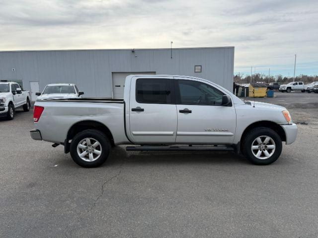 2012 SILVER /Charcoal Nissan Titan SV (1N6BA0EJ5CN) with an Endurance 5.6L V-8 DOHC engine, AUTOMATIC transmission, located at 1235 N Woodruff Ave., Idaho Falls, 83401, (208) 523-1053, 43.507172, -112.000488 - At Timberline Auto, finding a great deal on your next vehicle is always easy! Our experienced sales staff's goal is to help find you the right vehicle at the right price! Our knowledgeable finance department has options for almost any credit score. We offer extended service contract options to prote - Photo#25