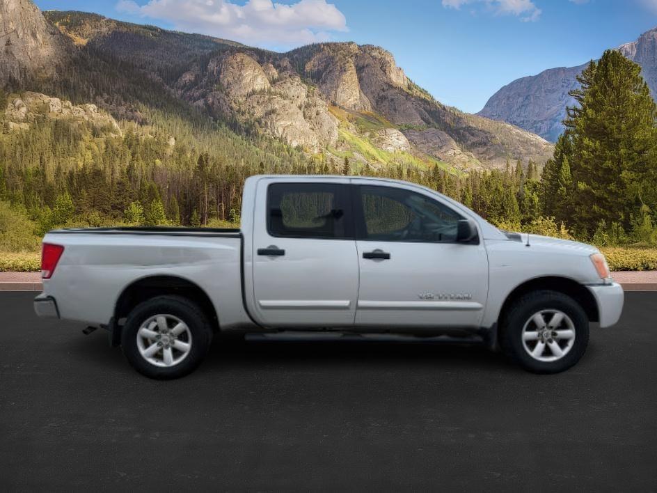 2012 SILVER /Charcoal Nissan Titan SV (1N6BA0EJ5CN) with an Endurance 5.6L V-8 DOHC engine, AUTOMATIC transmission, located at 1235 N Woodruff Ave., Idaho Falls, 83401, (208) 523-1053, 43.507172, -112.000488 - At Timberline Auto, finding a great deal on your next vehicle is always easy! Our experienced sales staff's goal is to help find you the right vehicle at the right price! Our knowledgeable finance department has options for almost any credit score. We offer extended service contract options to prote - Photo#5
