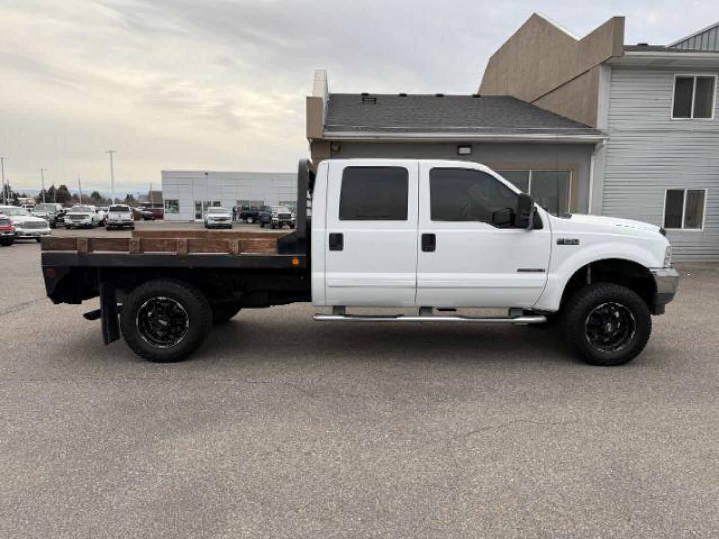2002 WHITE /Medium Flint Ford F-250 (1FTNW21F82E) with an Powerstroke 73L V-8 diesel direct injection engine, Automatic transmission, located at 1175 N Woodruff Ave, Idaho Falls, ID, 83401, 43.506901, -111.999657 - At Timberline Auto, finding a great deal on your next vehicle is always easy! Our experienced sales staff's goal is to help find you the right vehicle at the right price! Our knowledgeable finance department has options for almost any credit score. We offer extended service contract options to prote - Photo#25
