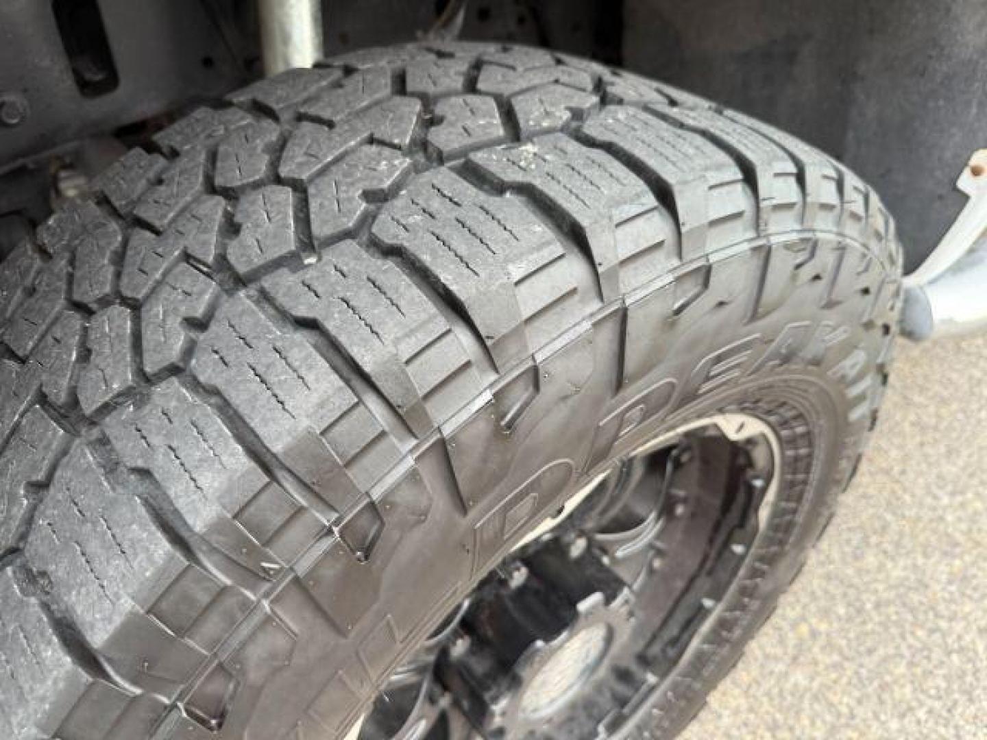 2002 WHITE /Medium Flint Ford F-250 (1FTNW21F82E) with an Powerstroke 73L V-8 diesel direct injection engine, Automatic transmission, located at 1175 N Woodruff Ave, Idaho Falls, ID, 83401, 43.506901, -111.999657 - At Timberline Auto, finding a great deal on your next vehicle is always easy! Our experienced sales staff's goal is to help find you the right vehicle at the right price! Our knowledgeable finance department has options for almost any credit score. We offer extended service contract options to prote - Photo#28