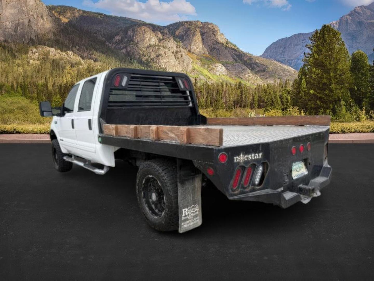 2002 WHITE /Medium Flint Ford F-250 (1FTNW21F82E) with an Powerstroke 73L V-8 diesel direct injection engine, Automatic transmission, located at 1175 N Woodruff Ave, Idaho Falls, ID, 83401, 43.506901, -111.999657 - At Timberline Auto, finding a great deal on your next vehicle is always easy! Our experienced sales staff's goal is to help find you the right vehicle at the right price! Our knowledgeable finance department has options for almost any credit score. We offer extended service contract options to prote - Photo#2