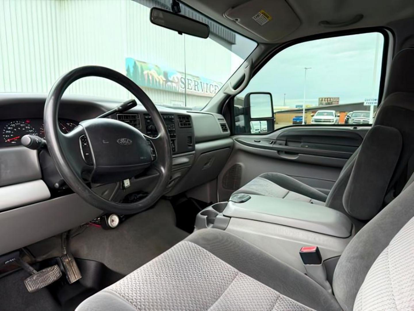 2002 WHITE /Medium Flint Ford F-250 (1FTNW21F82E) with an Powerstroke 73L V-8 diesel direct injection engine, Automatic transmission, located at 1175 N Woodruff Ave, Idaho Falls, ID, 83401, 43.506901, -111.999657 - At Timberline Auto, finding a great deal on your next vehicle is always easy! Our experienced sales staff's goal is to help find you the right vehicle at the right price! Our knowledgeable finance department has options for almost any credit score. We offer extended service contract options to prote - Photo#11