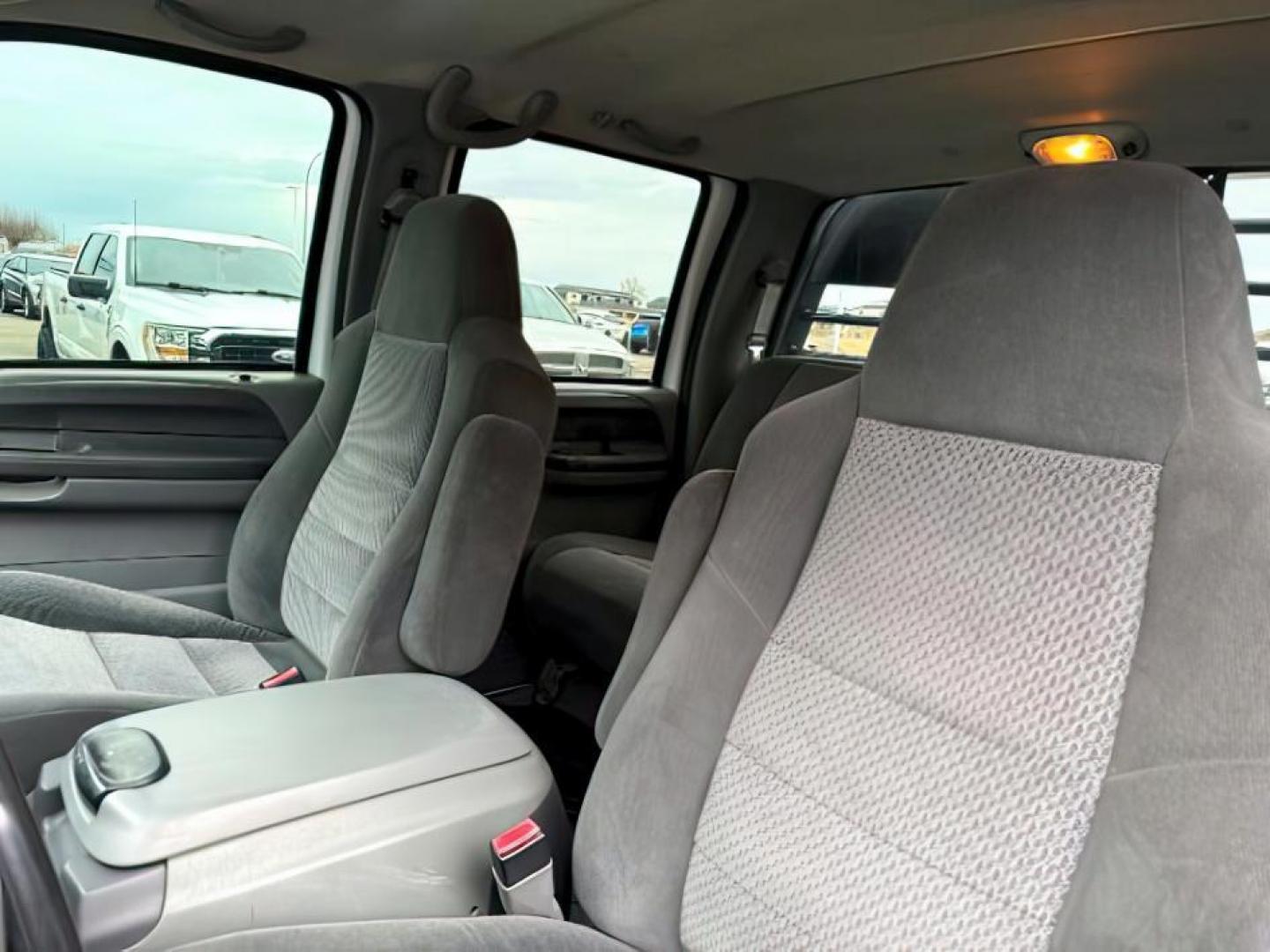 2002 WHITE /Medium Flint Ford F-250 (1FTNW21F82E) with an Powerstroke 73L V-8 diesel direct injection engine, Automatic transmission, located at 1175 N Woodruff Ave, Idaho Falls, ID, 83401, 43.506901, -111.999657 - At Timberline Auto, finding a great deal on your next vehicle is always easy! Our experienced sales staff's goal is to help find you the right vehicle at the right price! Our knowledgeable finance department has options for almost any credit score. We offer extended service contract options to prote - Photo#15