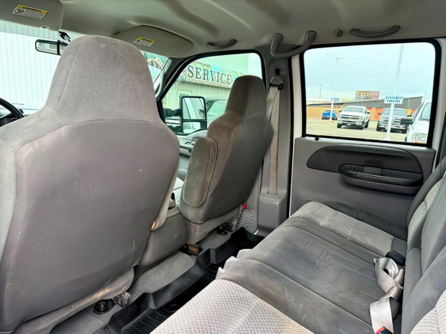 2002 WHITE /Medium Flint Ford F-250 (1FTNW21F82E) with an Powerstroke 73L V-8 diesel direct injection engine, Automatic transmission, located at 1175 N Woodruff Ave, Idaho Falls, ID, 83401, 43.506901, -111.999657 - At Timberline Auto, finding a great deal on your next vehicle is always easy! Our experienced sales staff's goal is to help find you the right vehicle at the right price! Our knowledgeable finance department has options for almost any credit score. We offer extended service contract options to prote - Photo#18